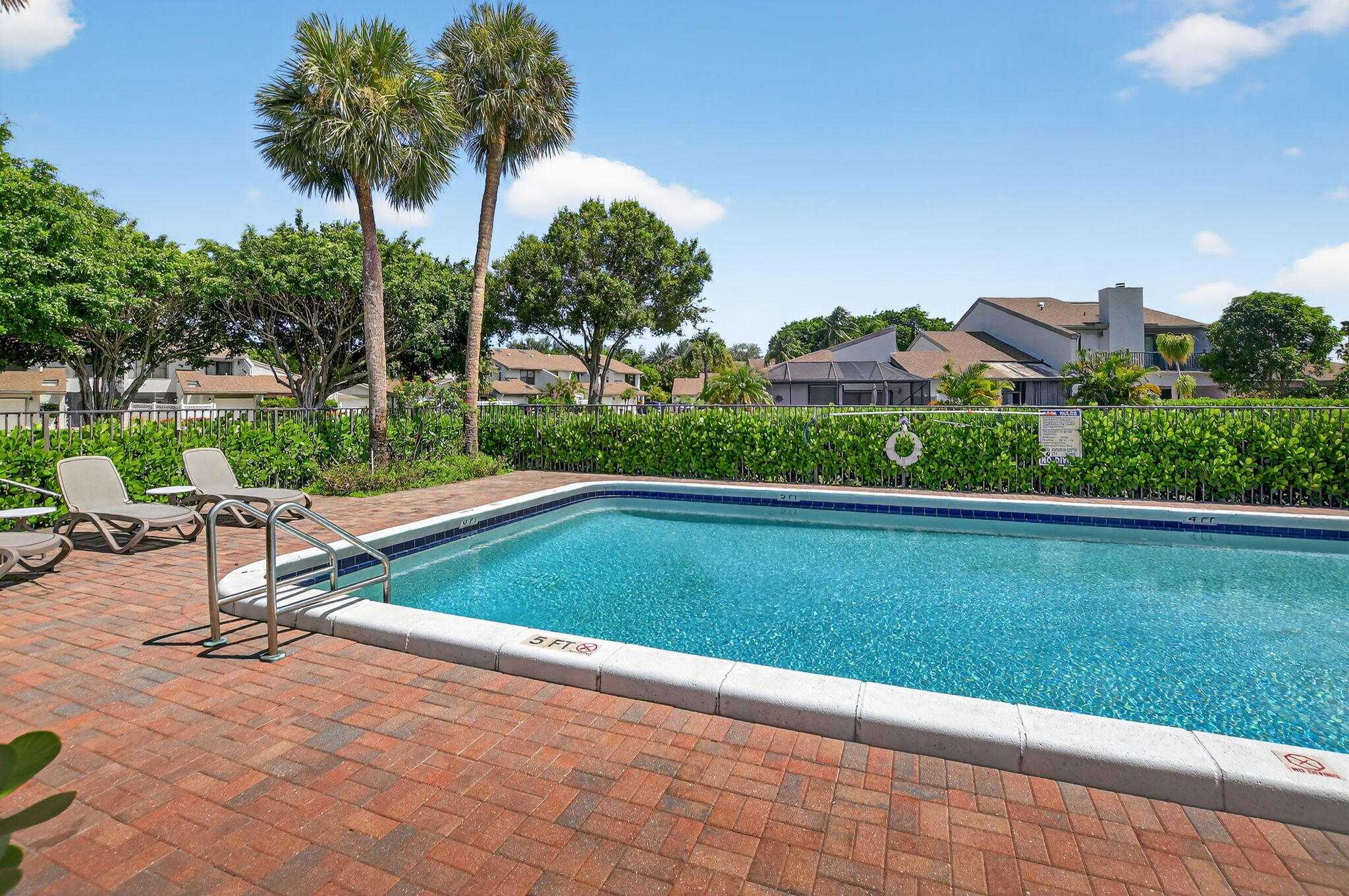 6730 Canary Palm Circle