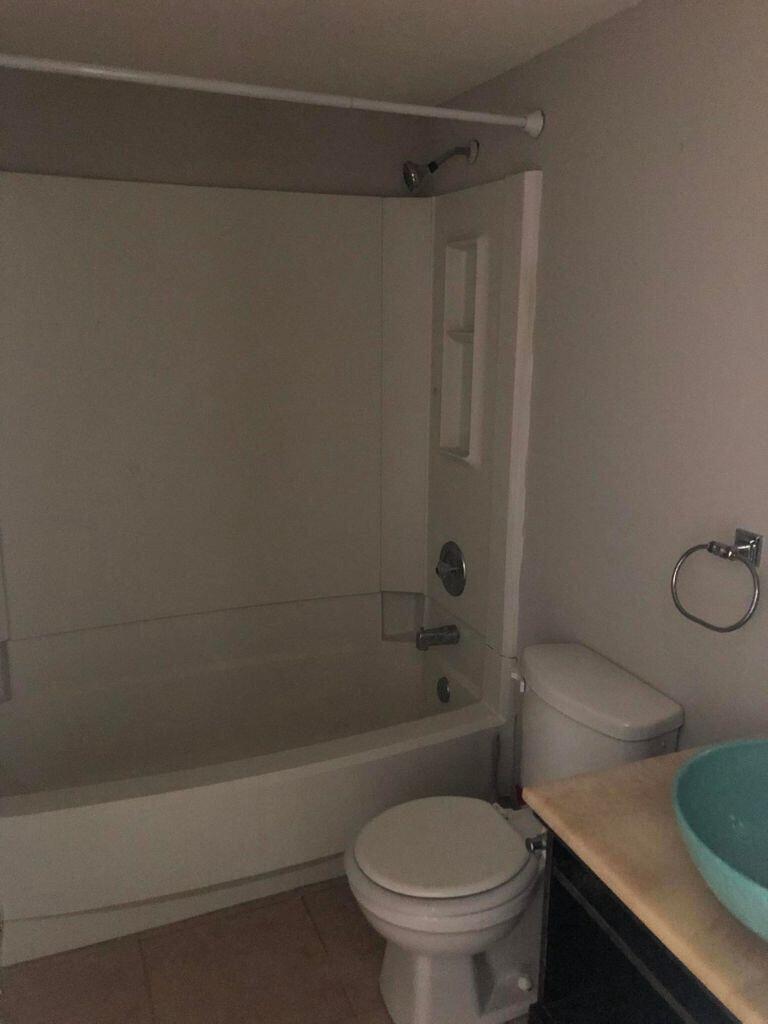 2401 Riverside Drive 402