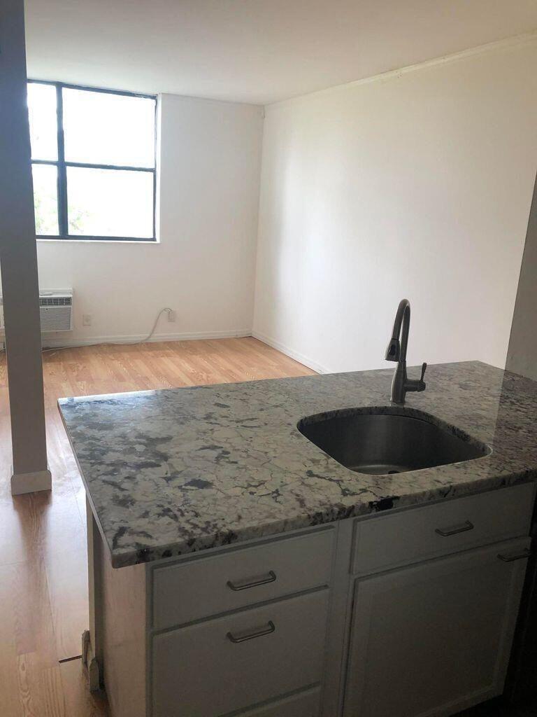 2401 Riverside Drive 402