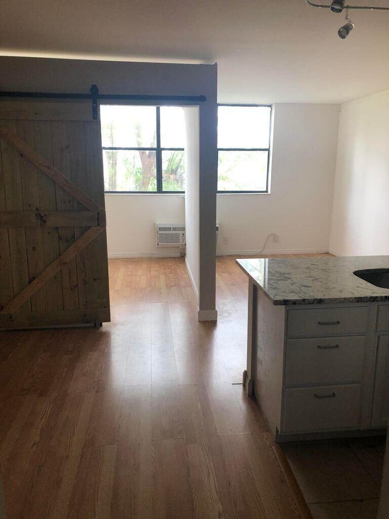 2401 Riverside Drive 402