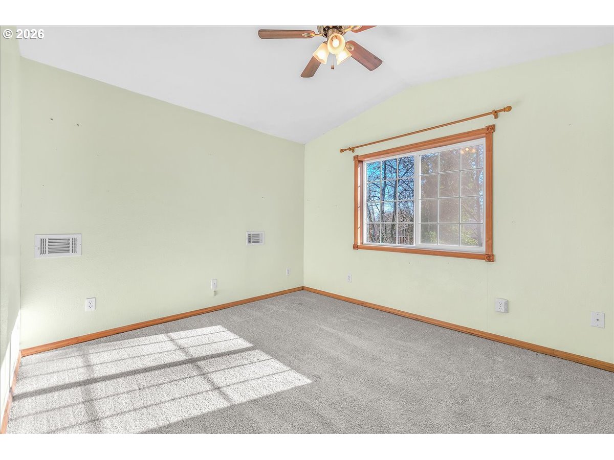 415 S 12TH ST, St. Helens