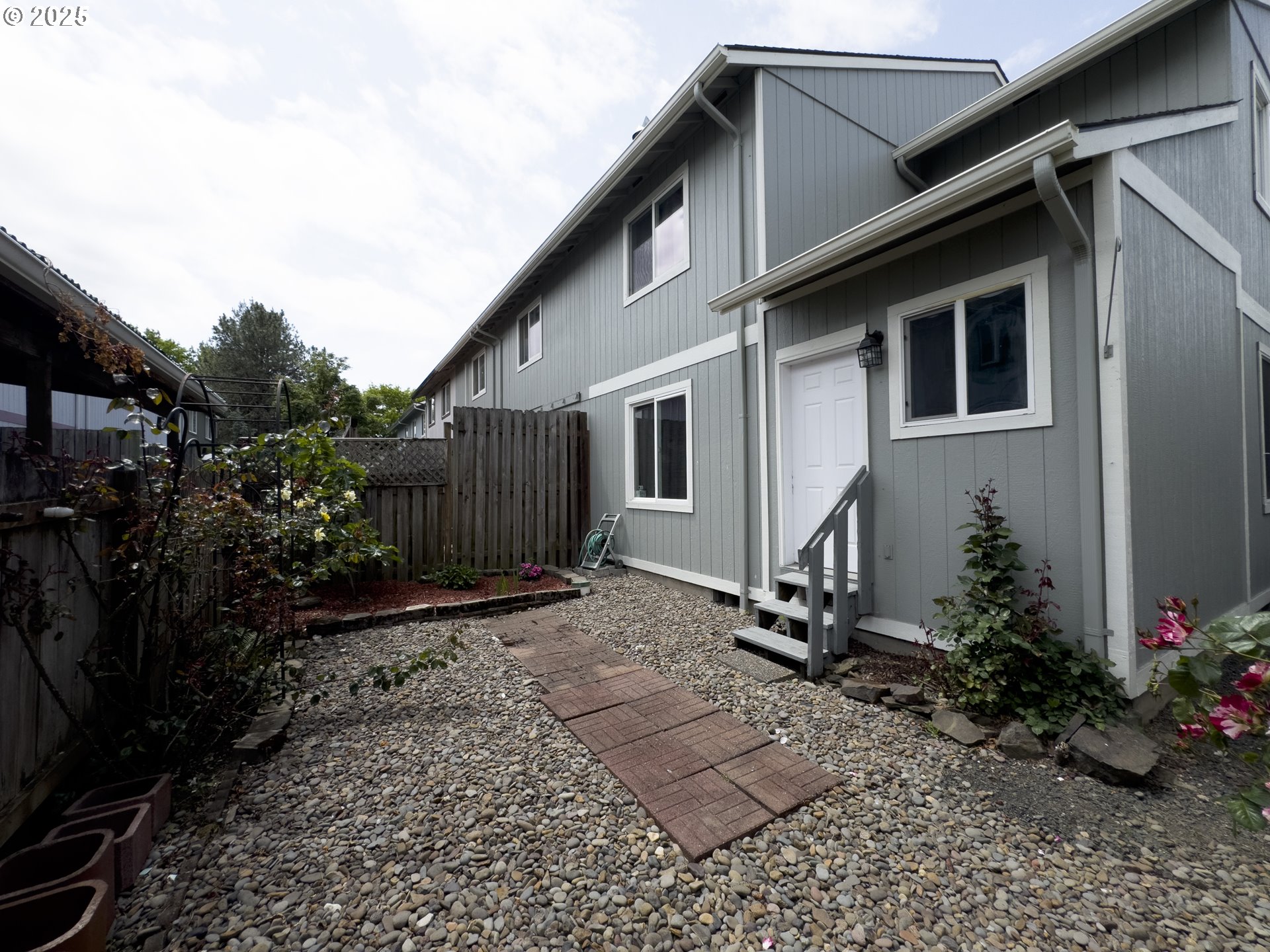 3125 NE FLINTLOCK PL