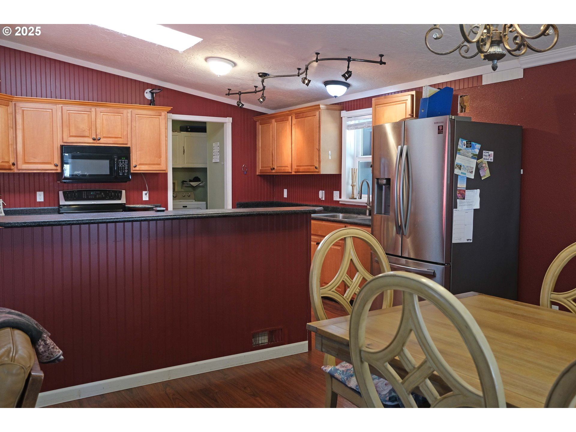 8300 NE QUATAMA ST 84