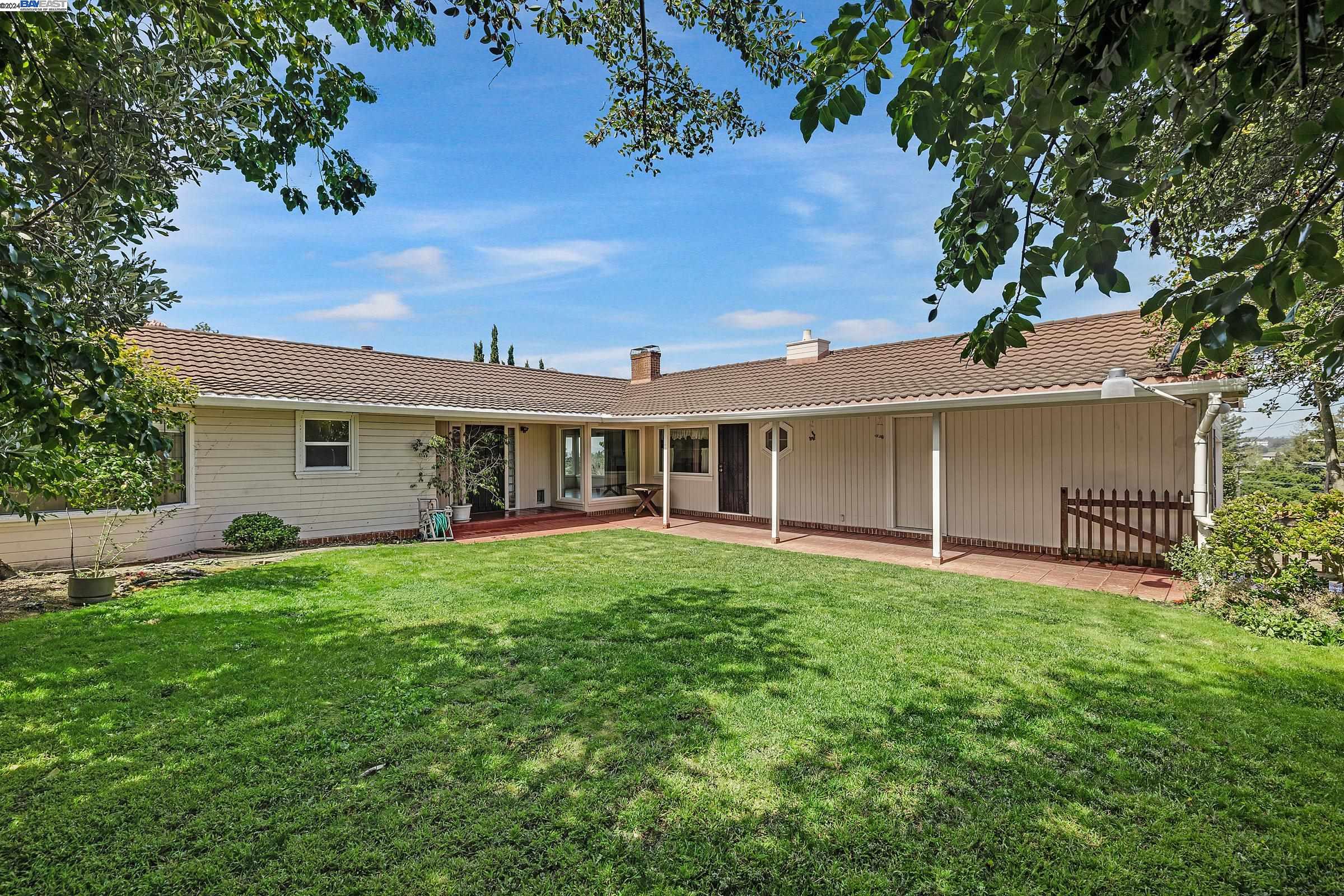 1365 Graff Ave