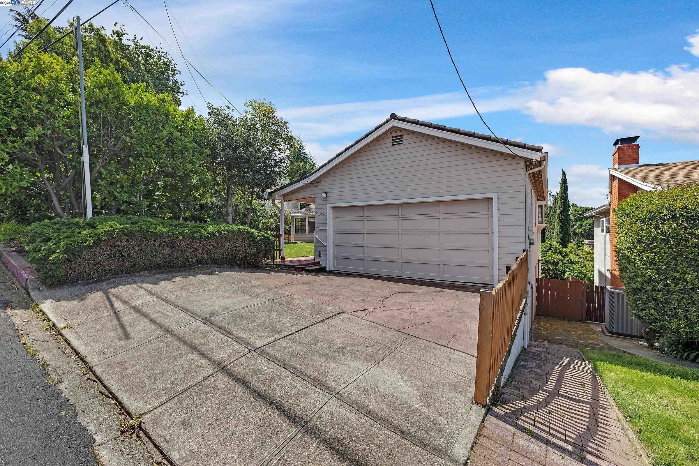 1365 Graff Ave