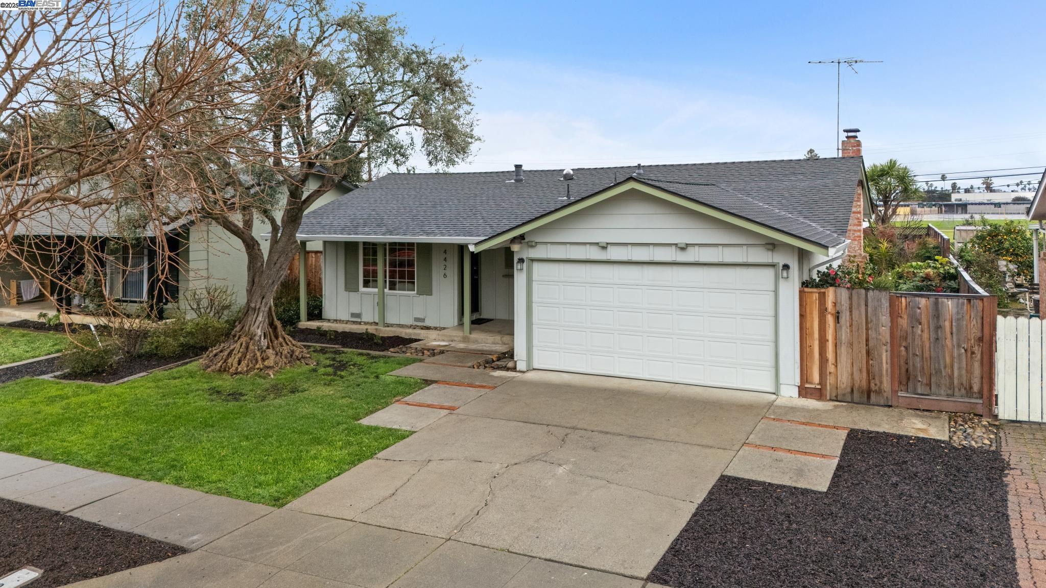 4426 Bidwell Dr