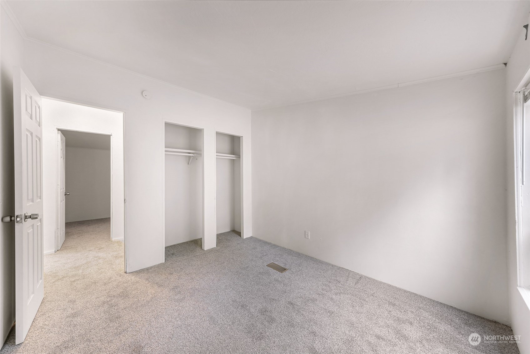 2031 Clear Valley
