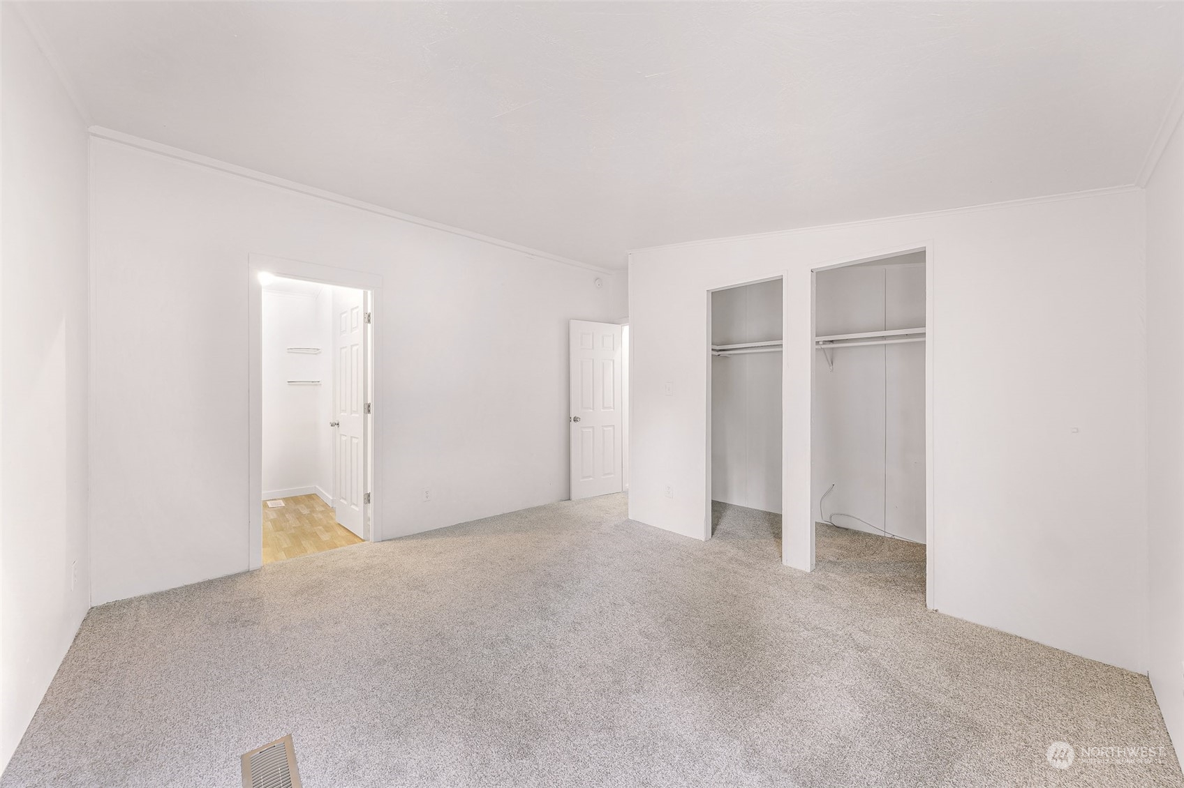 2031 Clear Valley