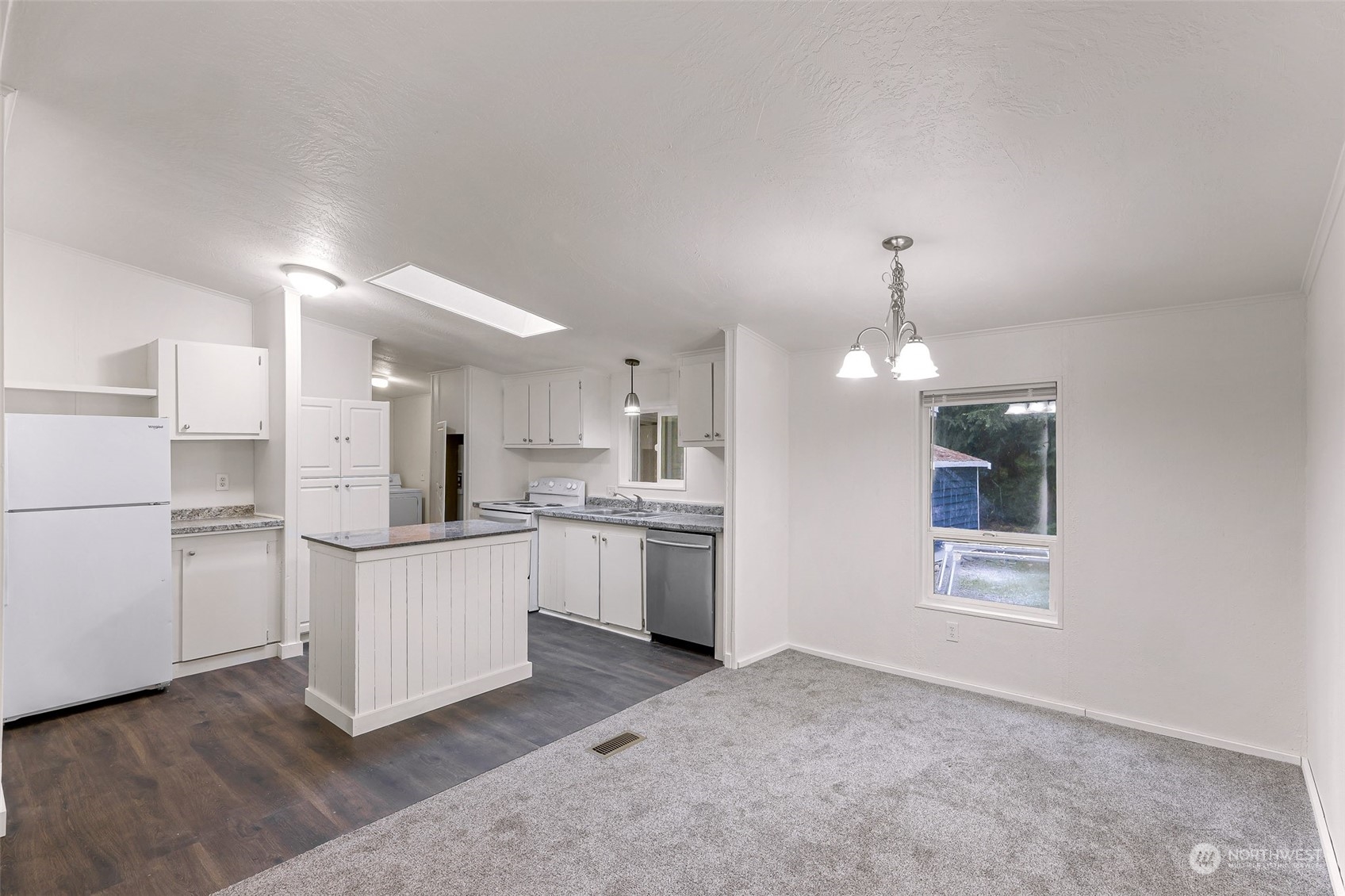 2031 Clear Valley