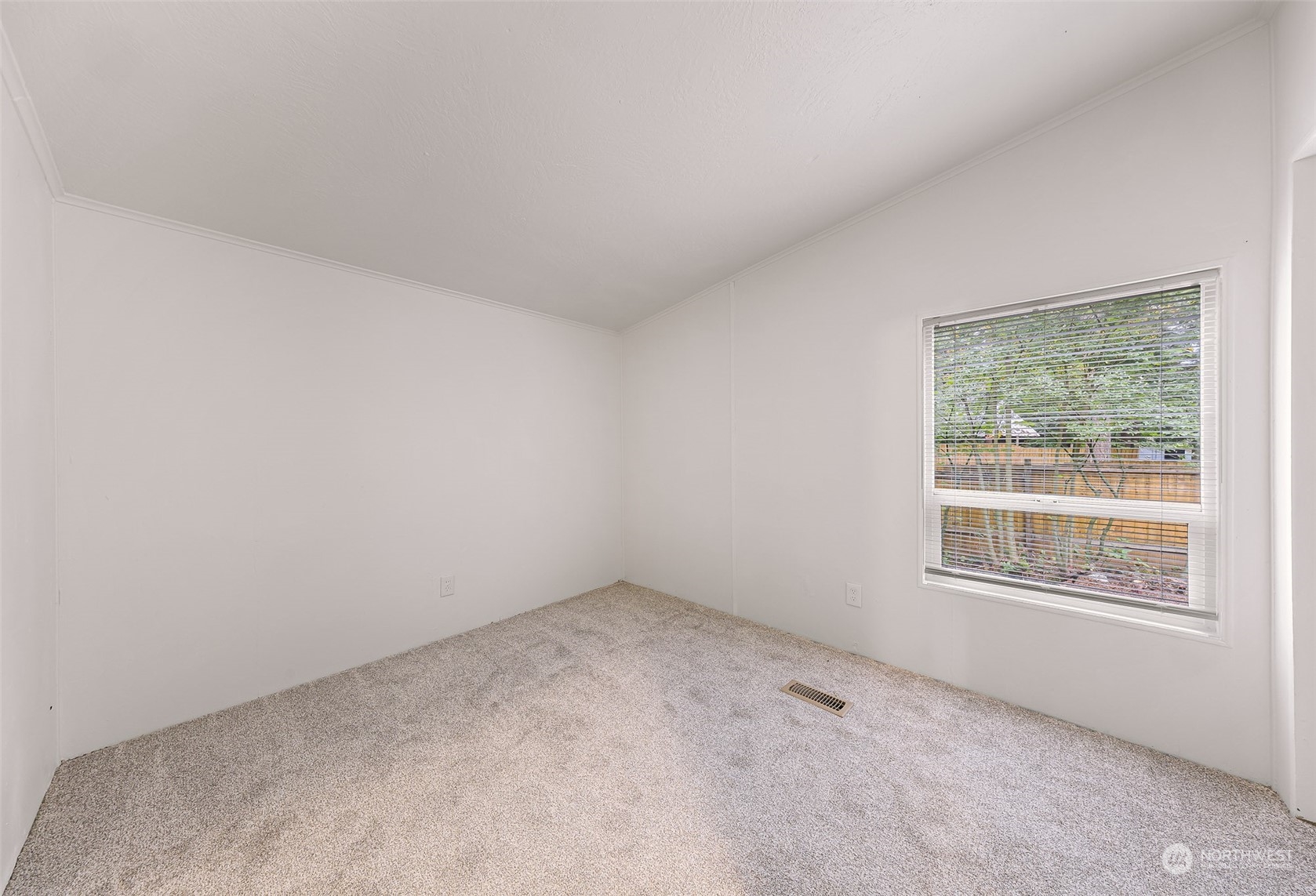 2031 Clear Valley