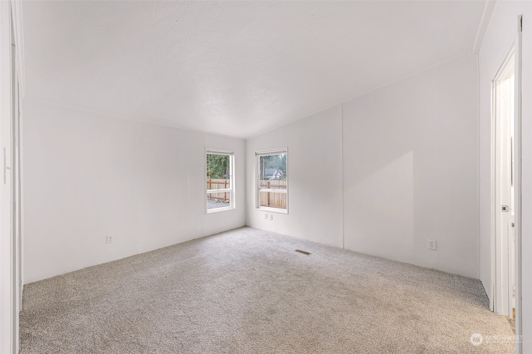 2031 Clear Valley