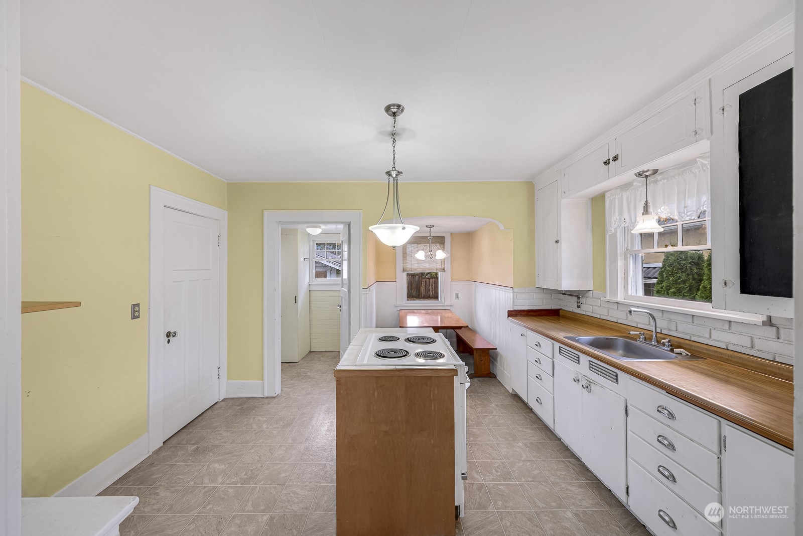 2814 Sunset Drive