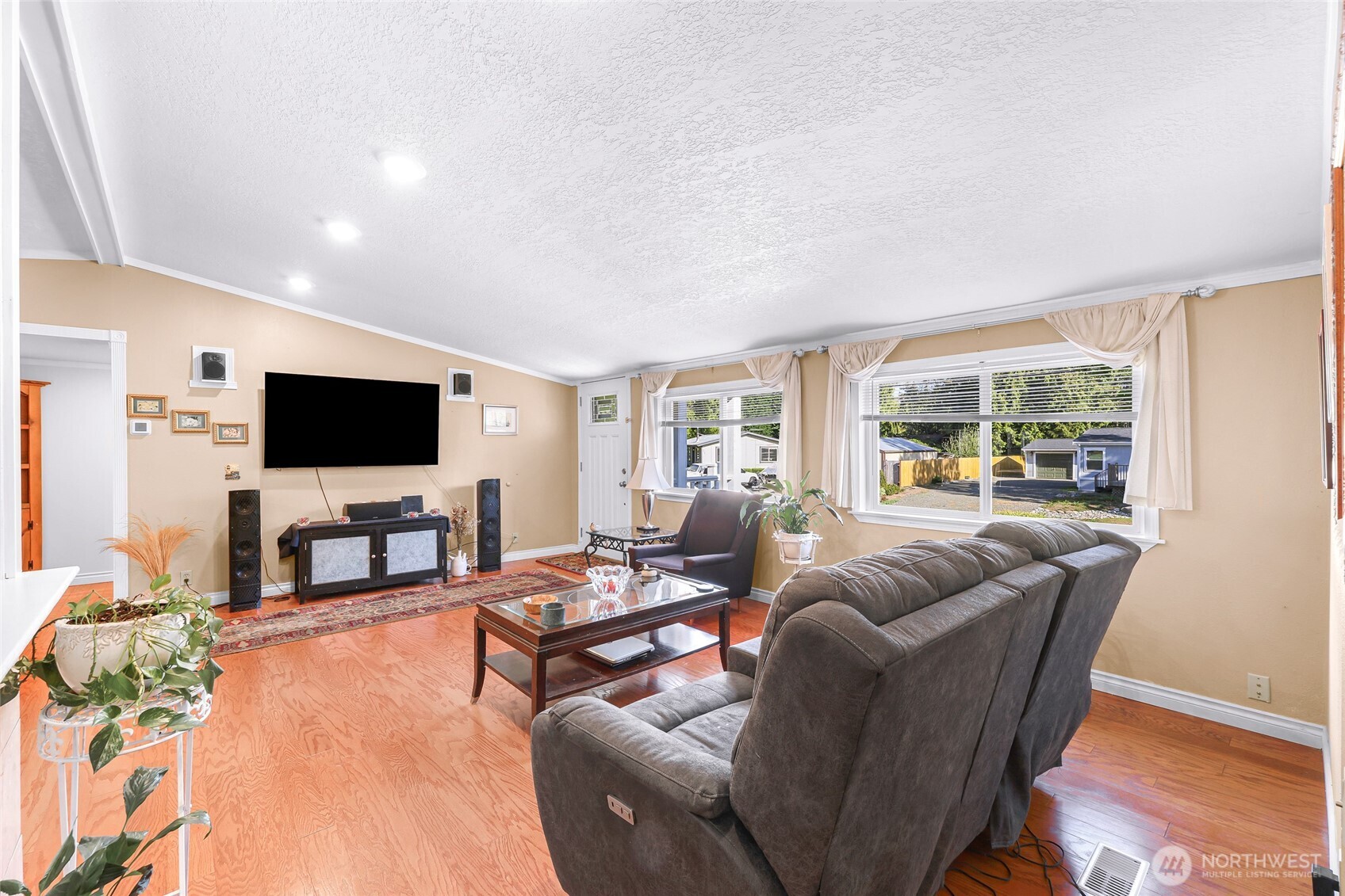 8633 Harbor Drive