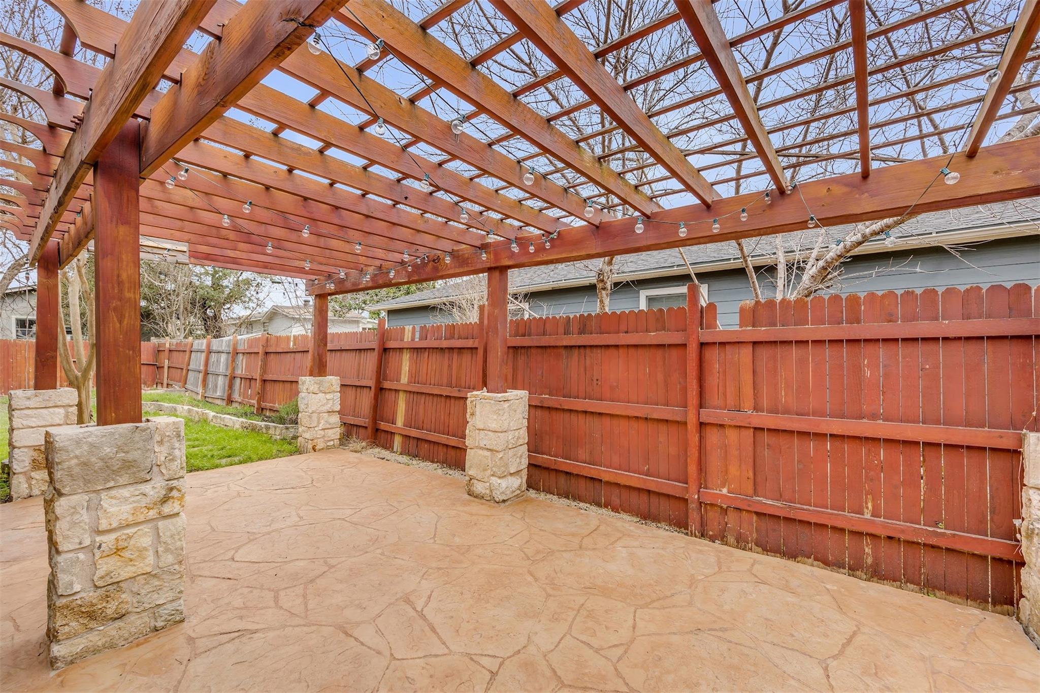 7004 Trendal LN