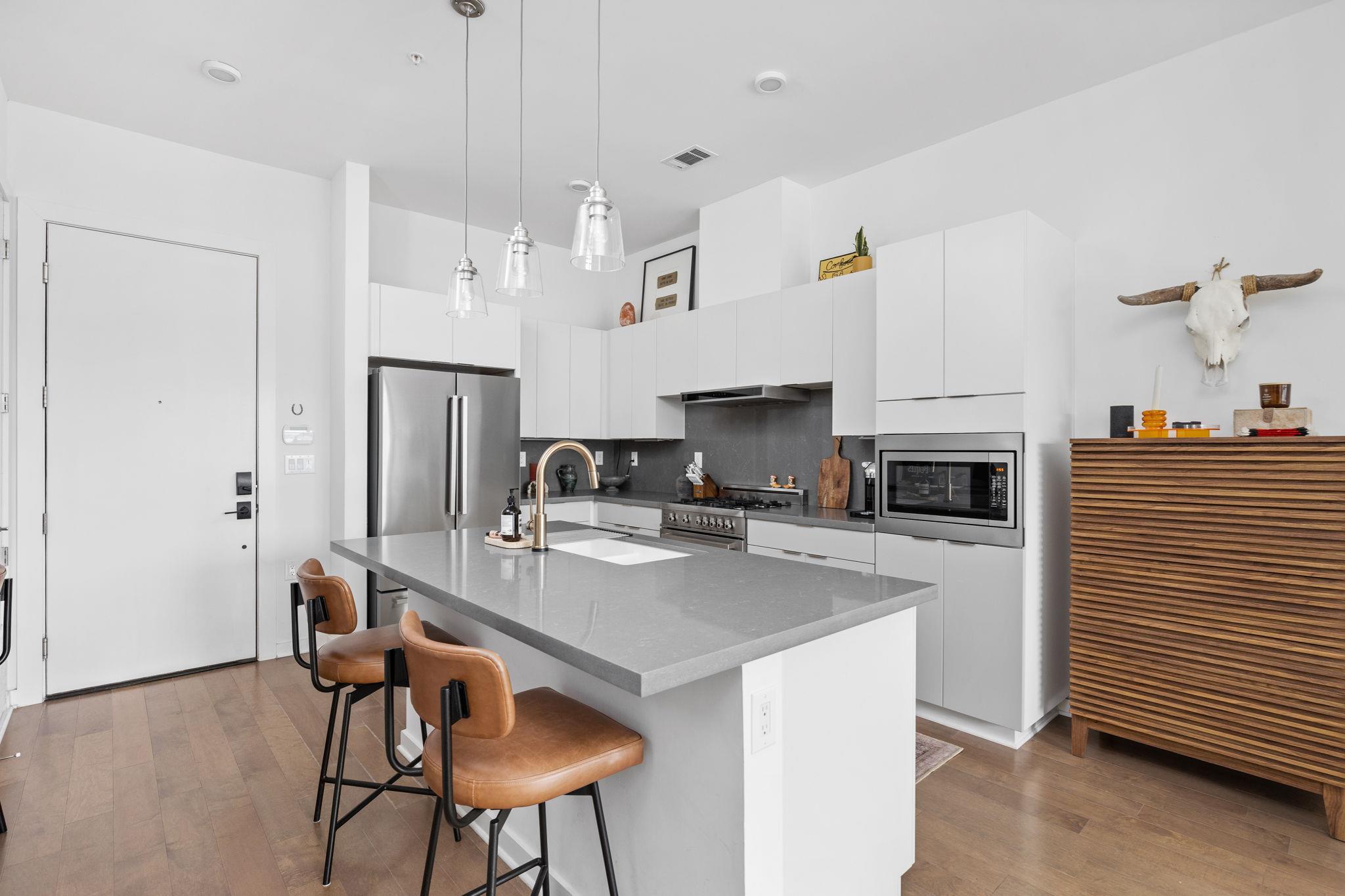 207 W Johanna ST # 306