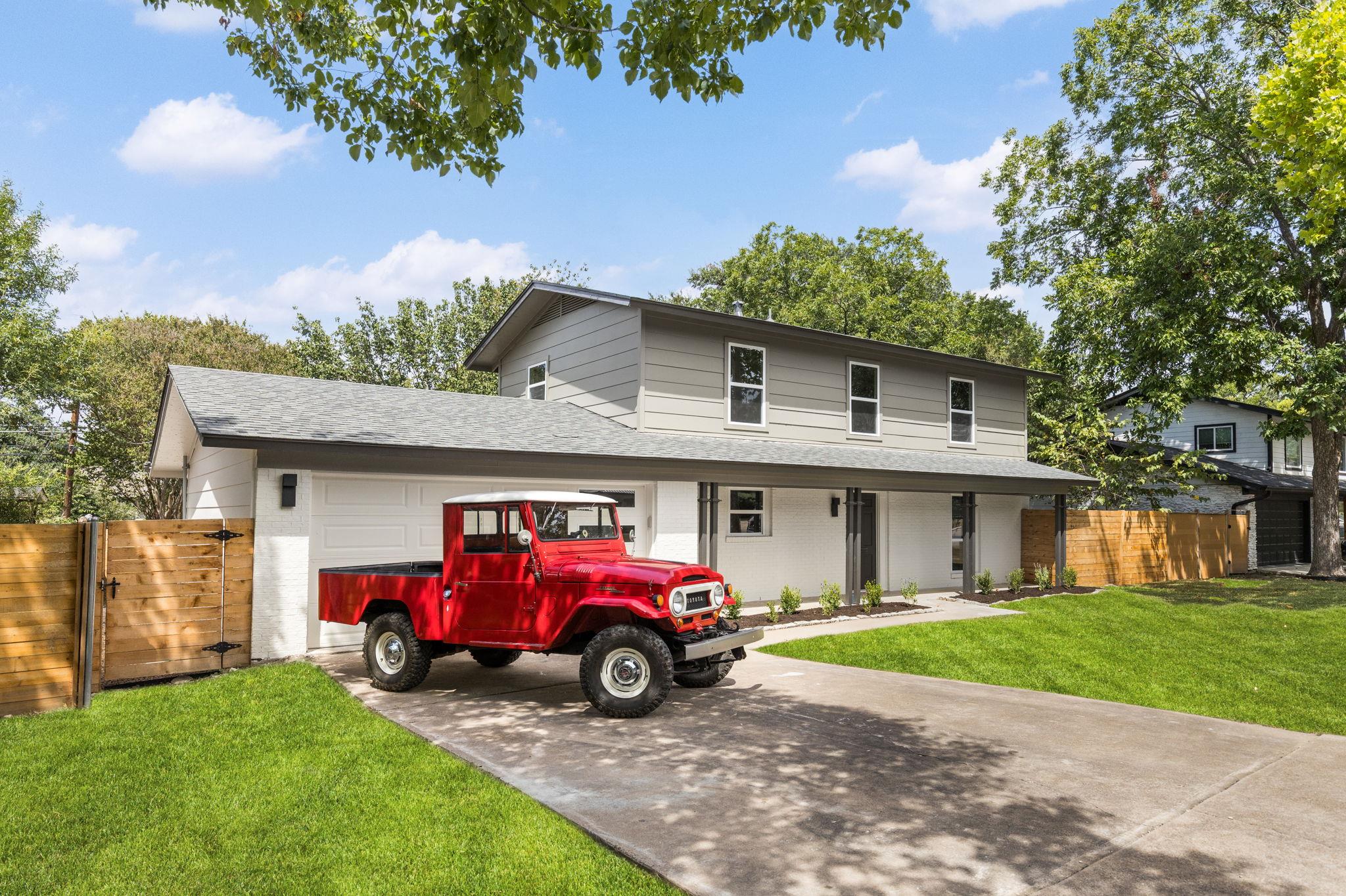 2112 Vanderbilt LN