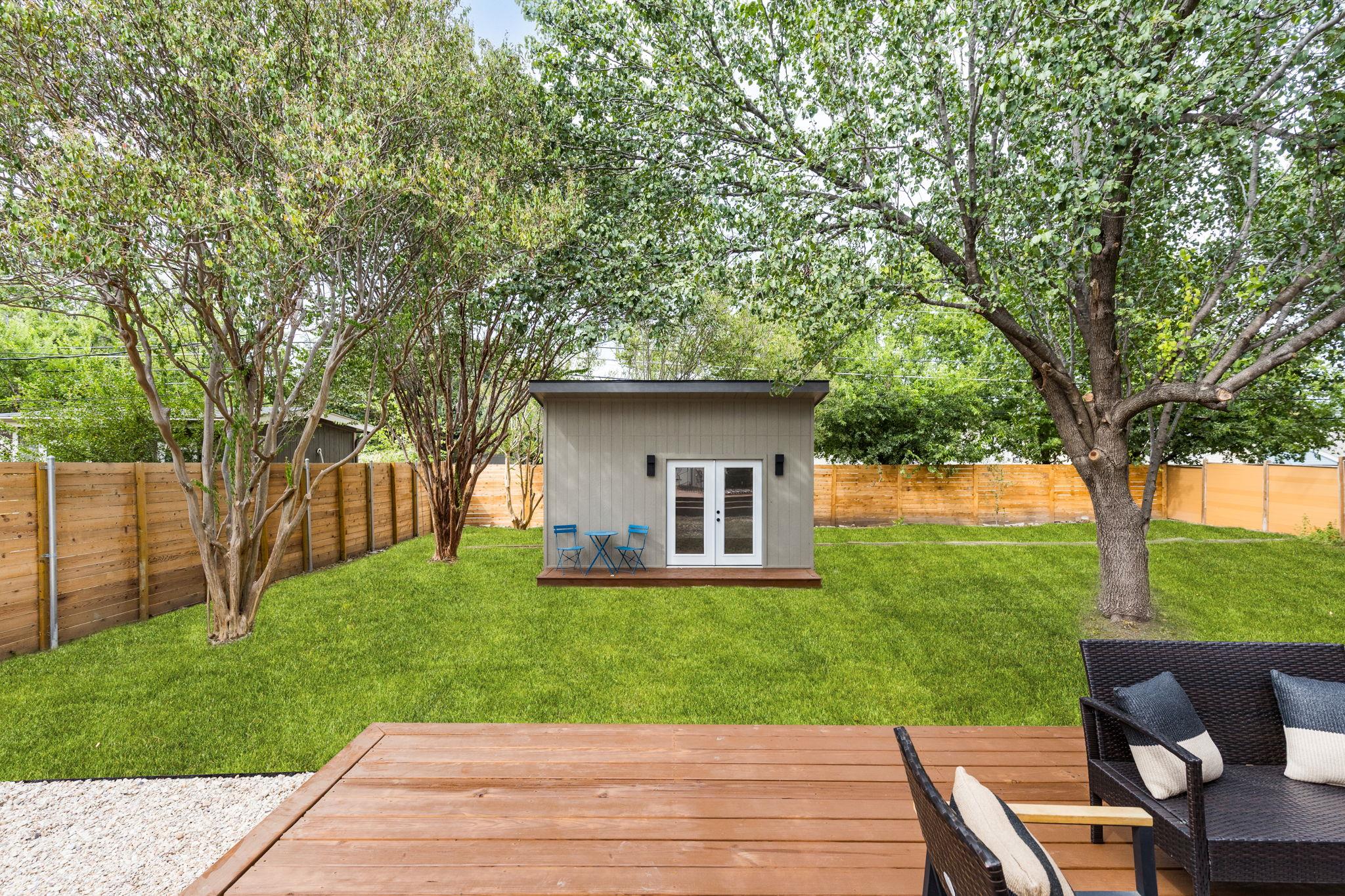 2112 Vanderbilt LN