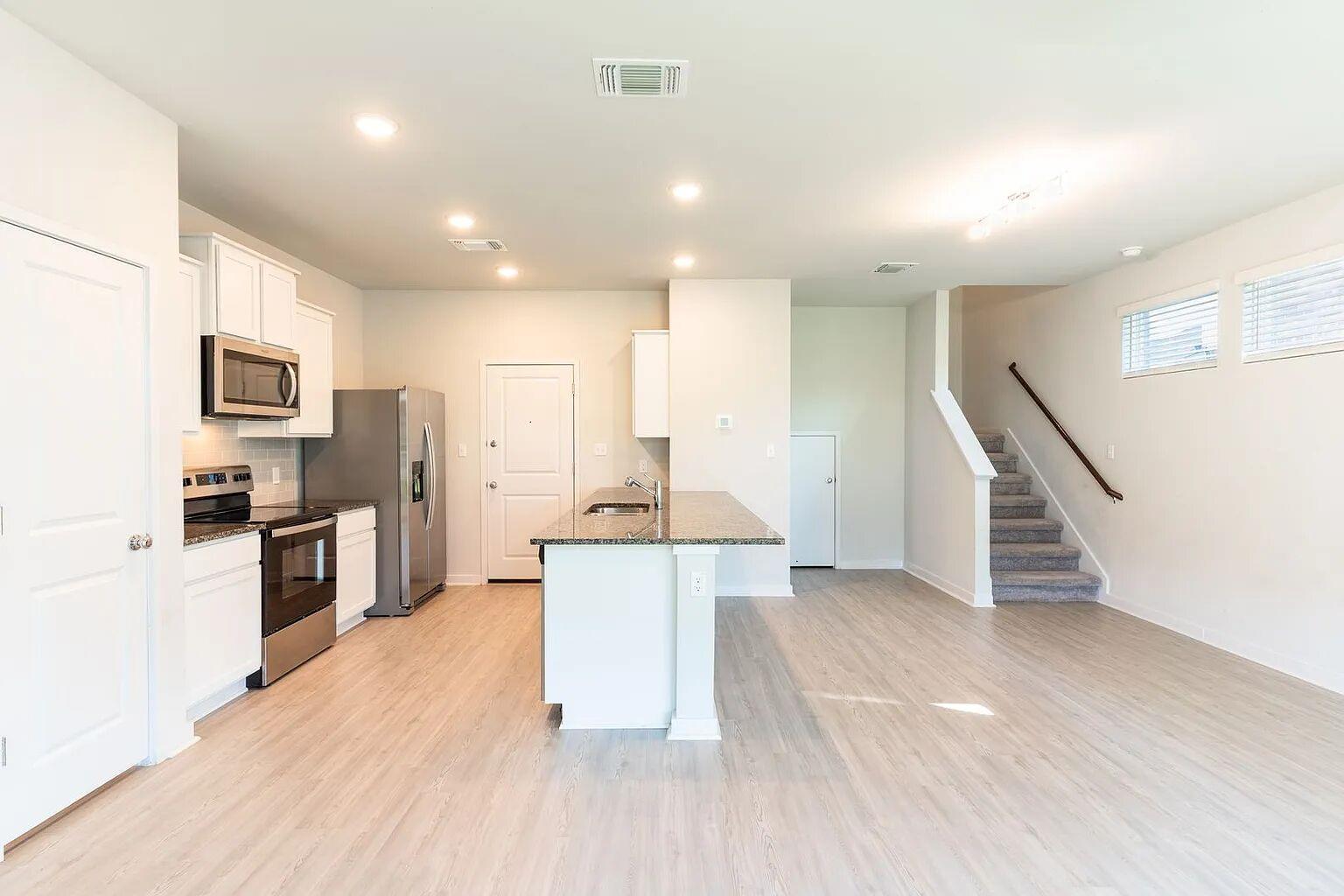 605 W South ST # 321