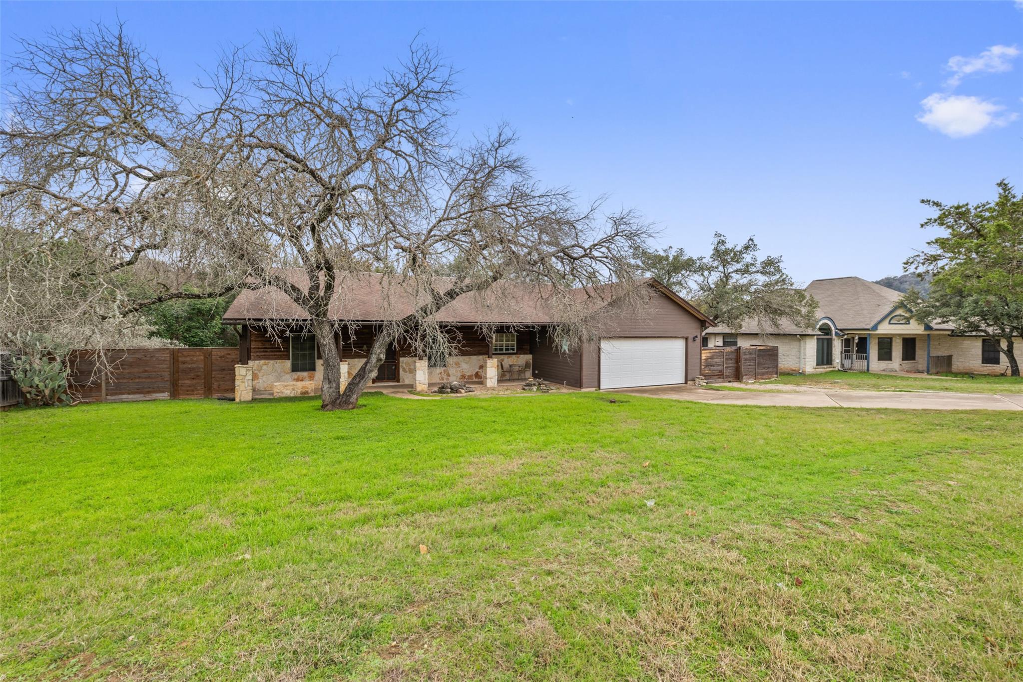 1301 S Quinlan Park RD