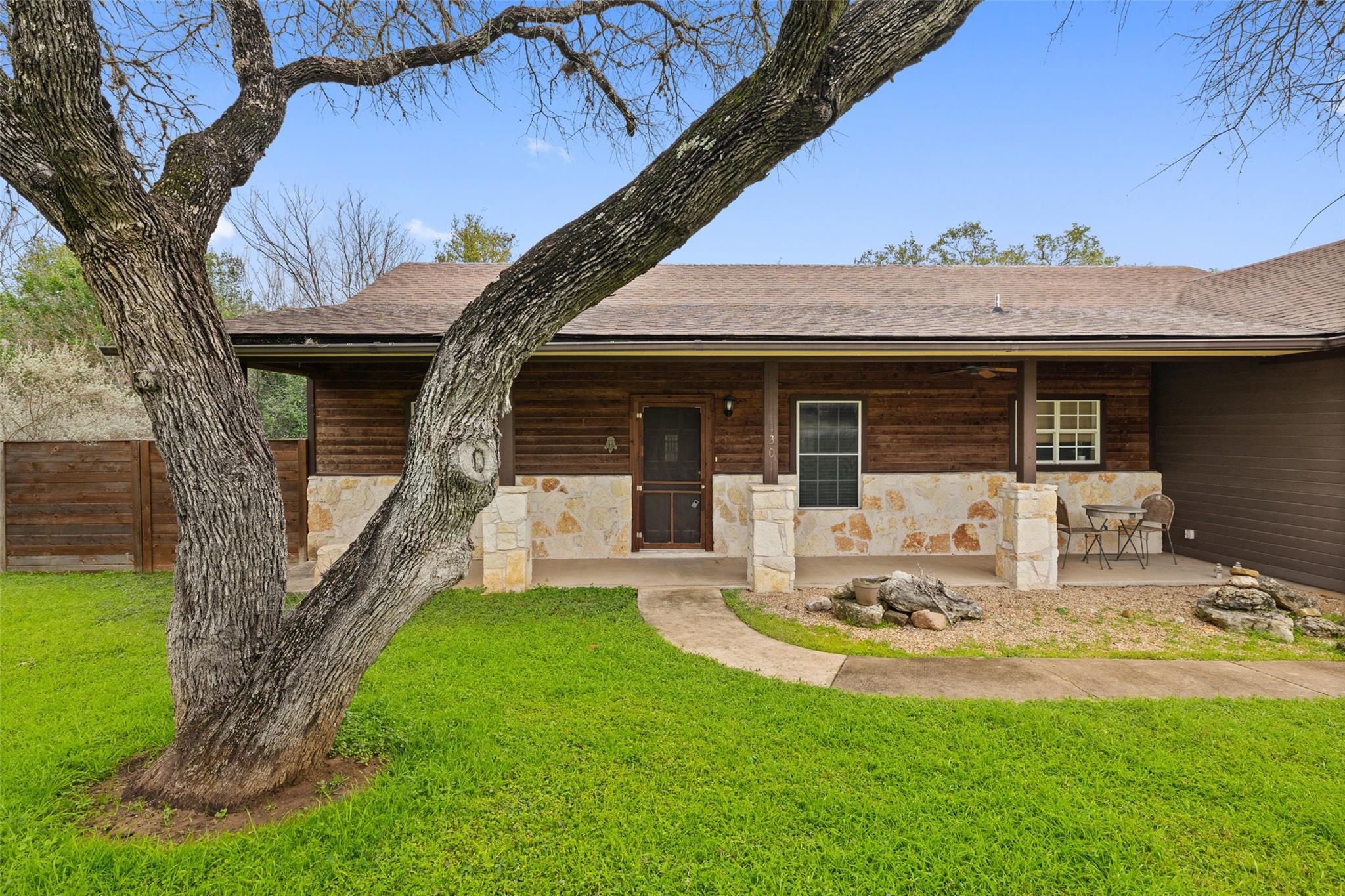 1301 S Quinlan Park RD