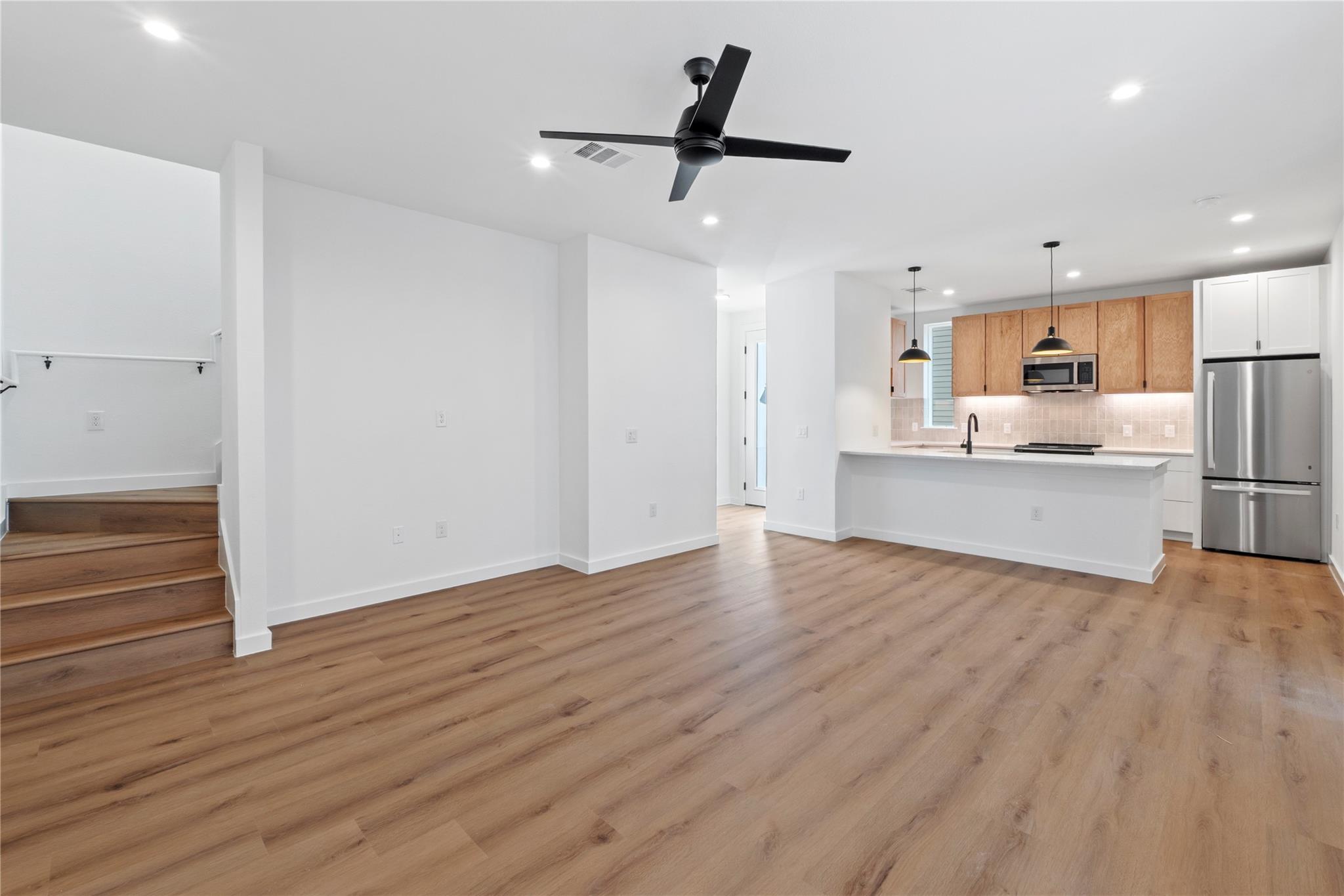 1200 Bianca Breeze Pl