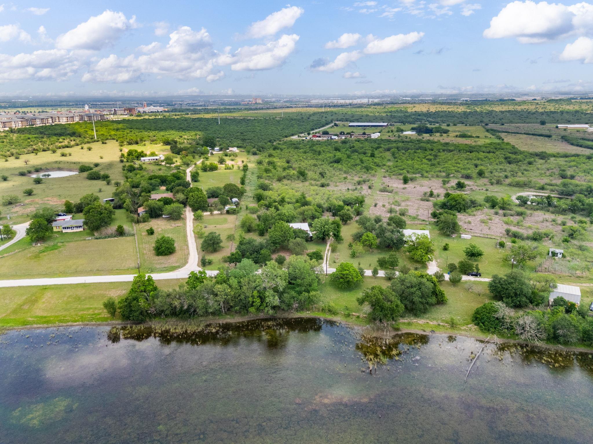 907 Horace Howard Dr