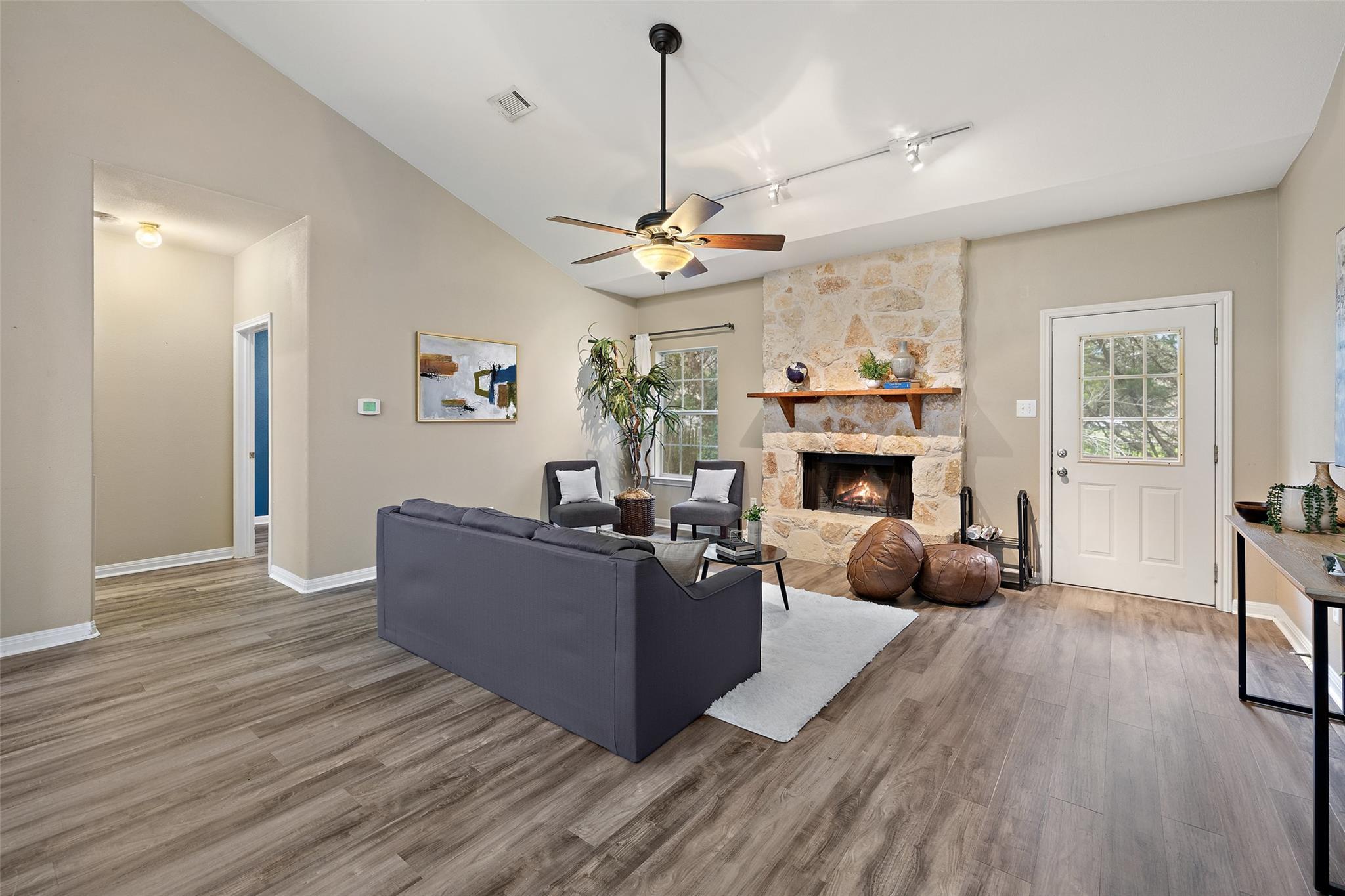 1301 S Quinlan Park RD