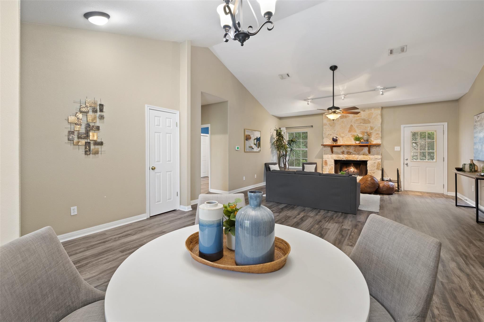 1301 S Quinlan Park RD