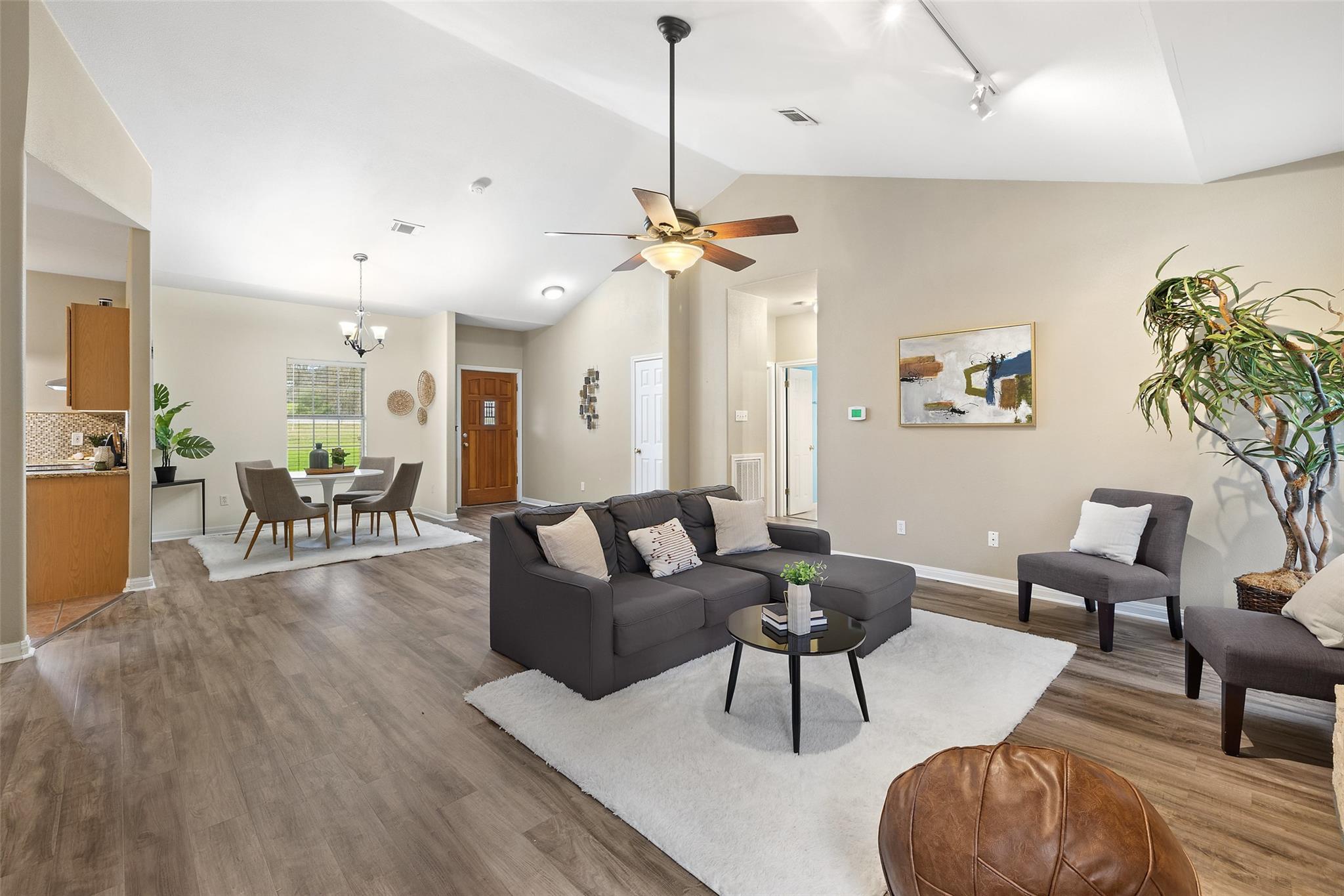 1301 S Quinlan Park RD