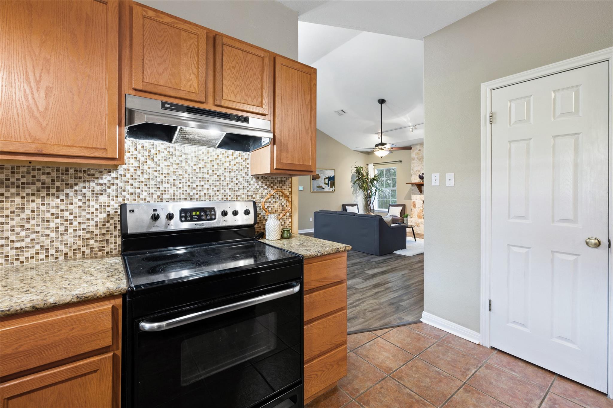 1301 S Quinlan Park RD