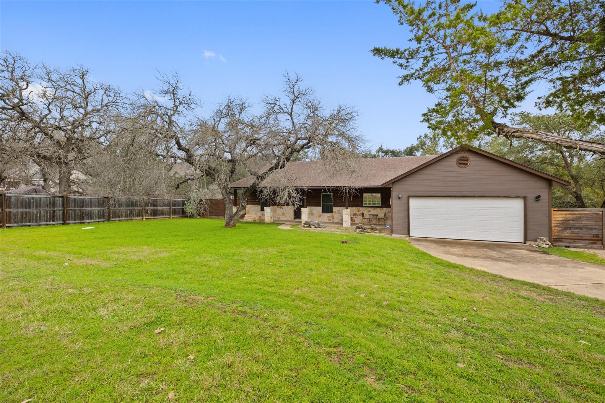 1301 S Quinlan Park RD