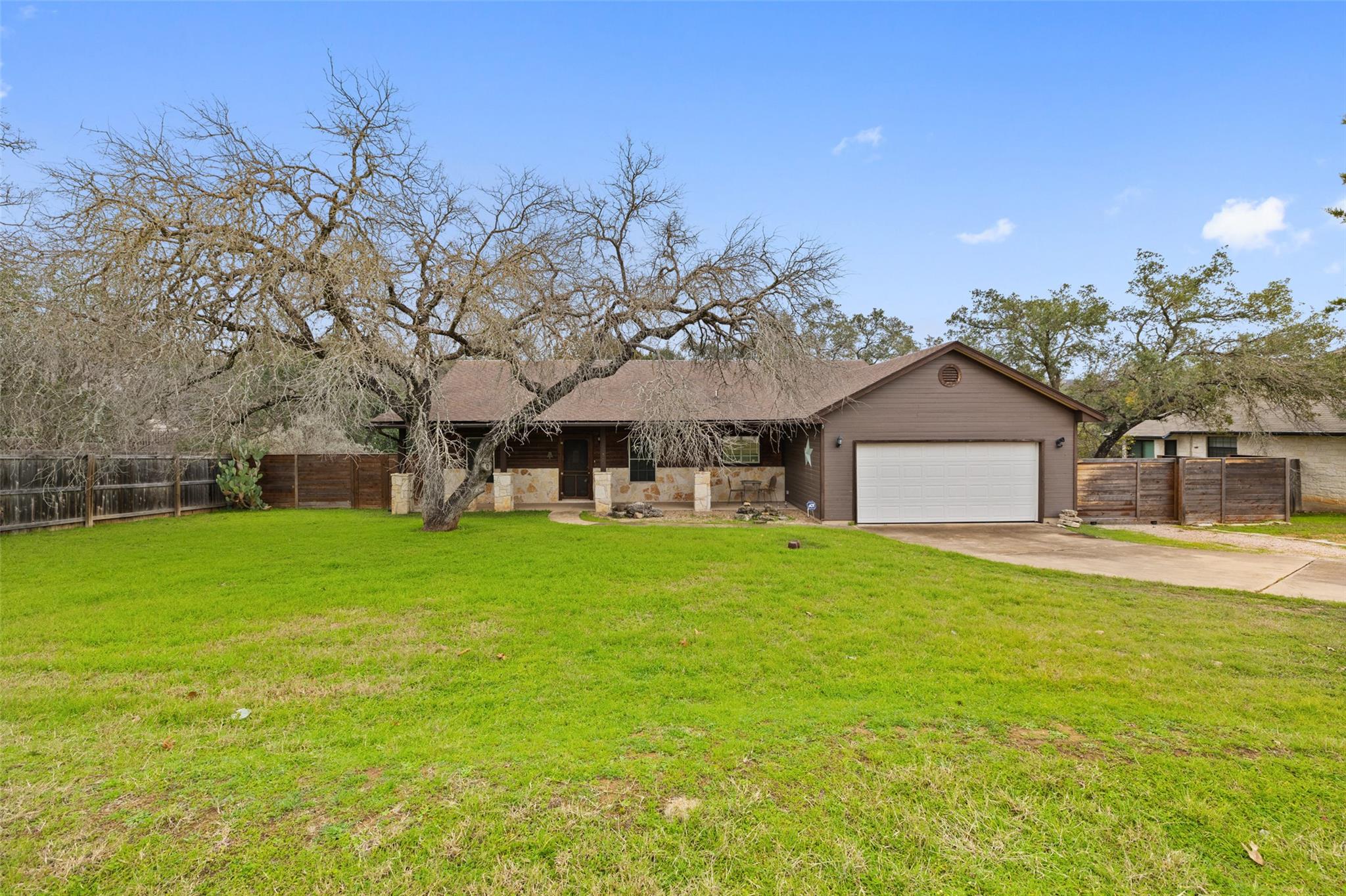 1301 S Quinlan Park RD