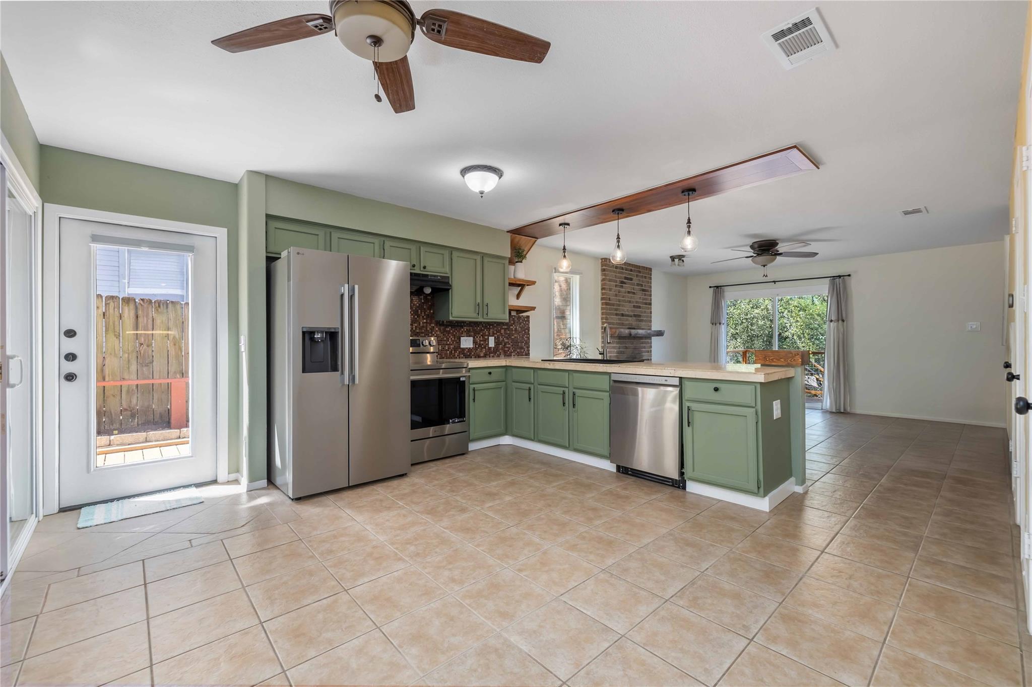 1703 Waterloo TRL # B