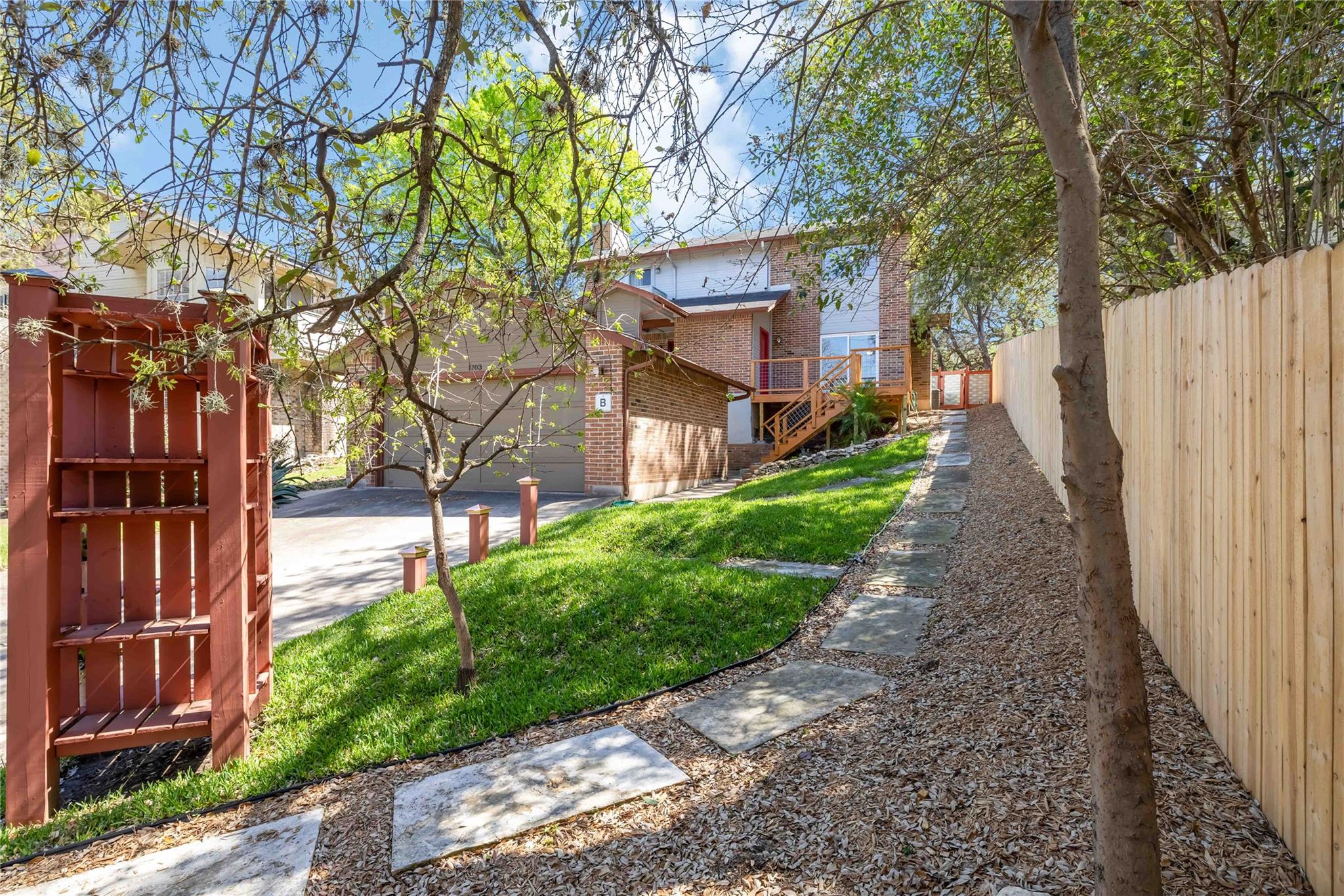 1703 Waterloo TRL # B