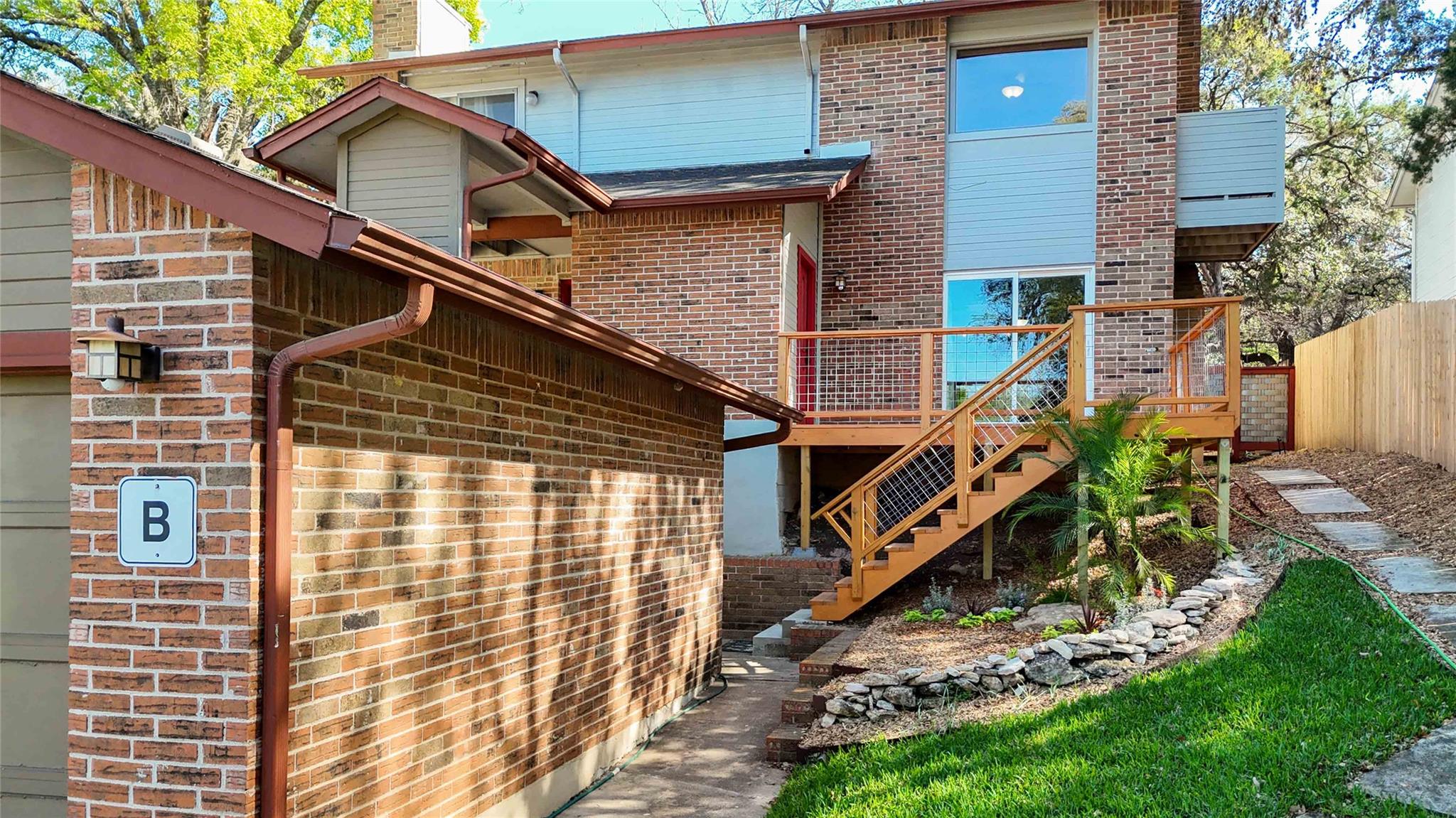 1703 Waterloo TRL # B