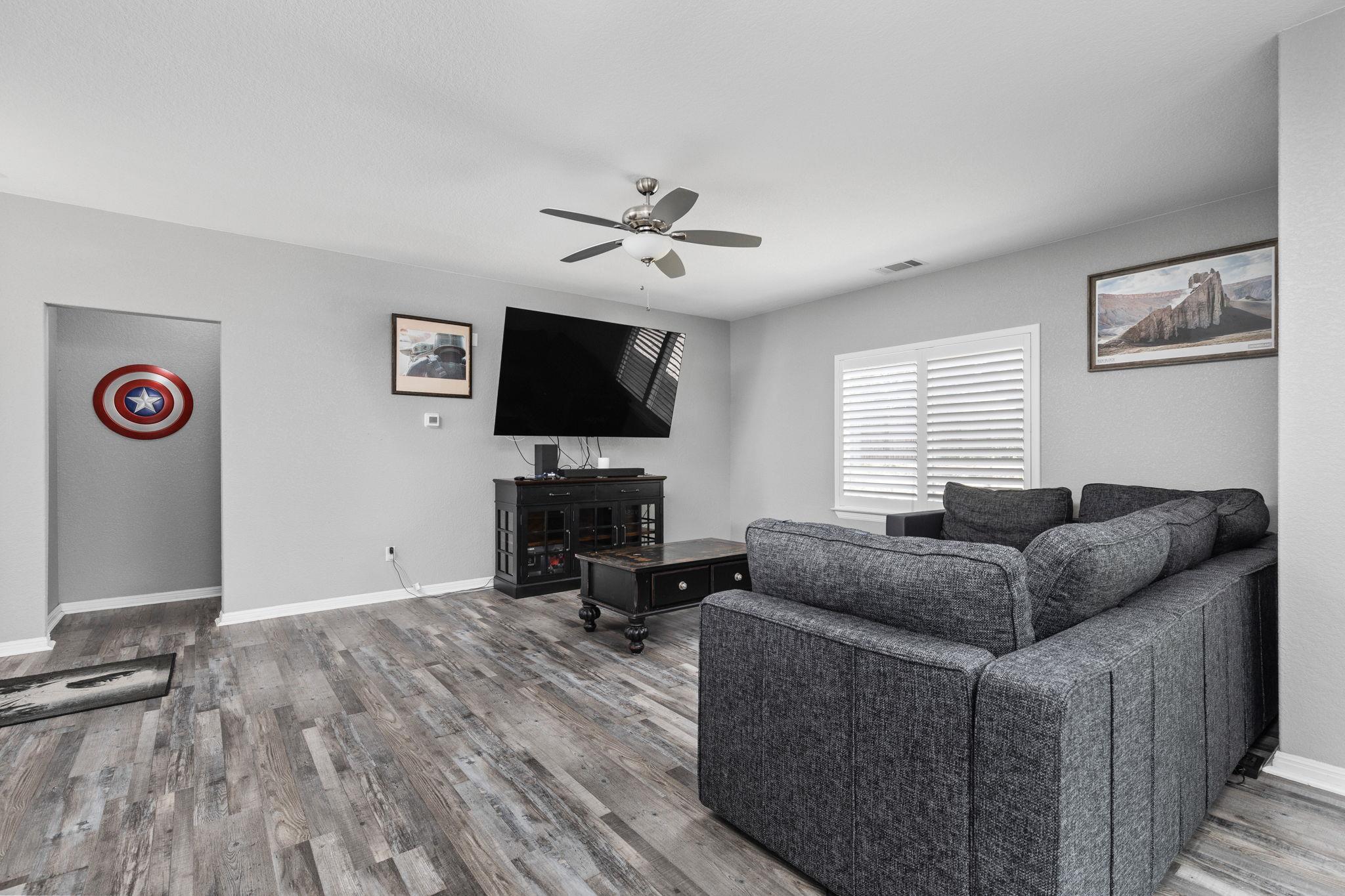 20601 Buckskin RDG
