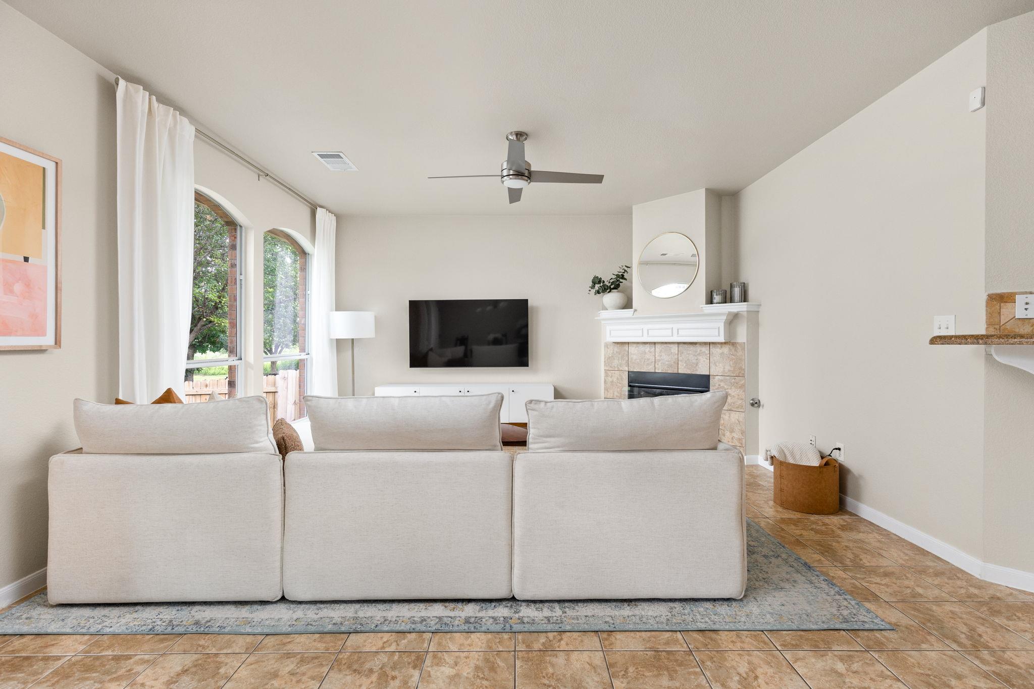 732 Bent Wood PL