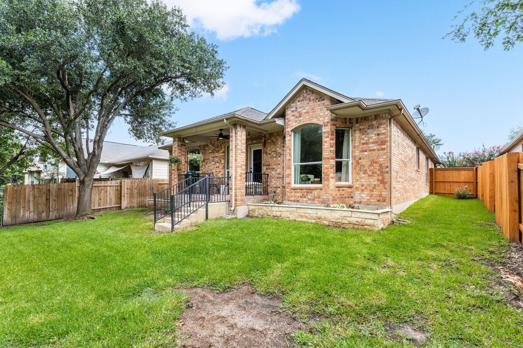 732 Bent Wood PL