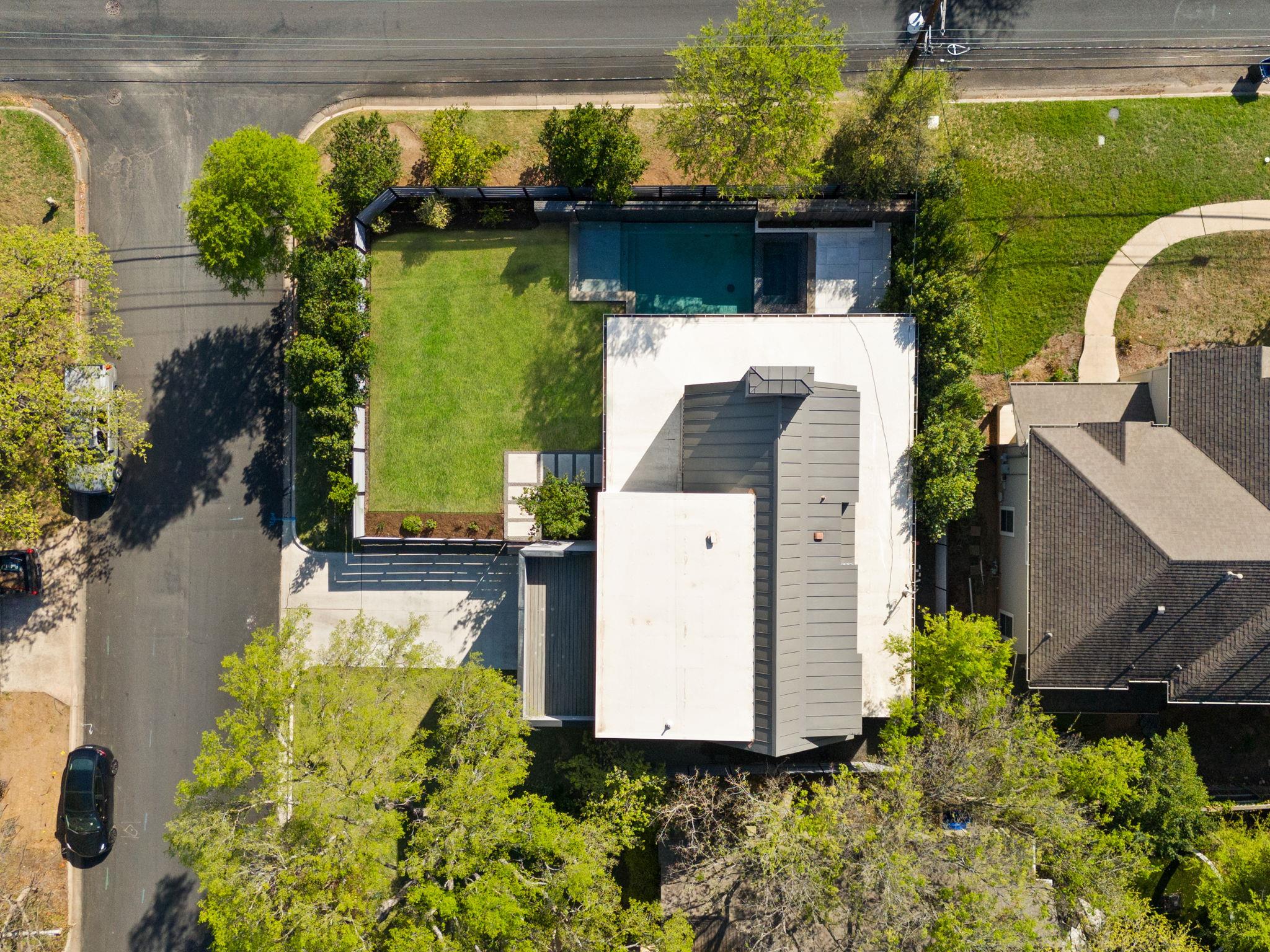 700 Wayside DR