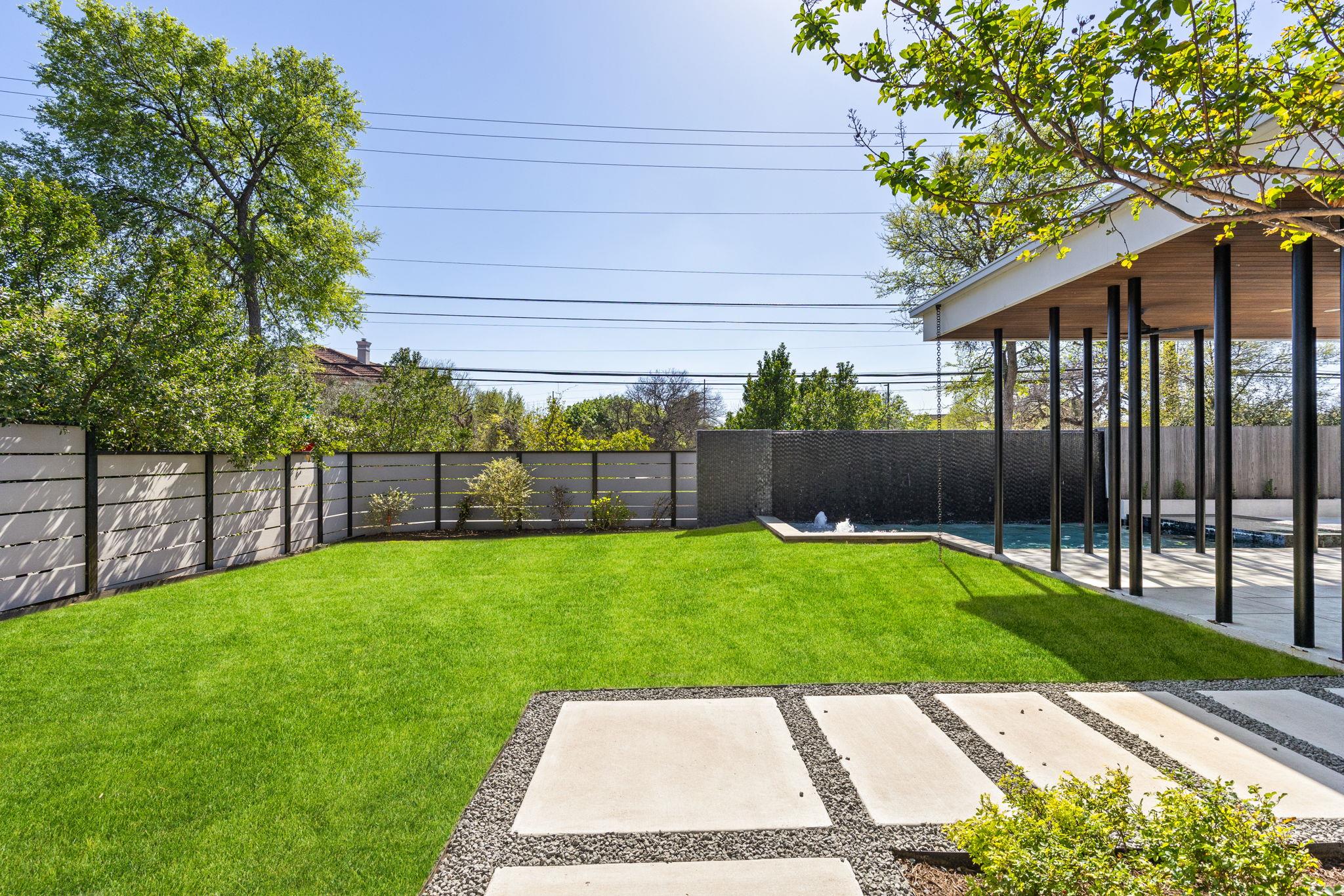 700 Wayside DR