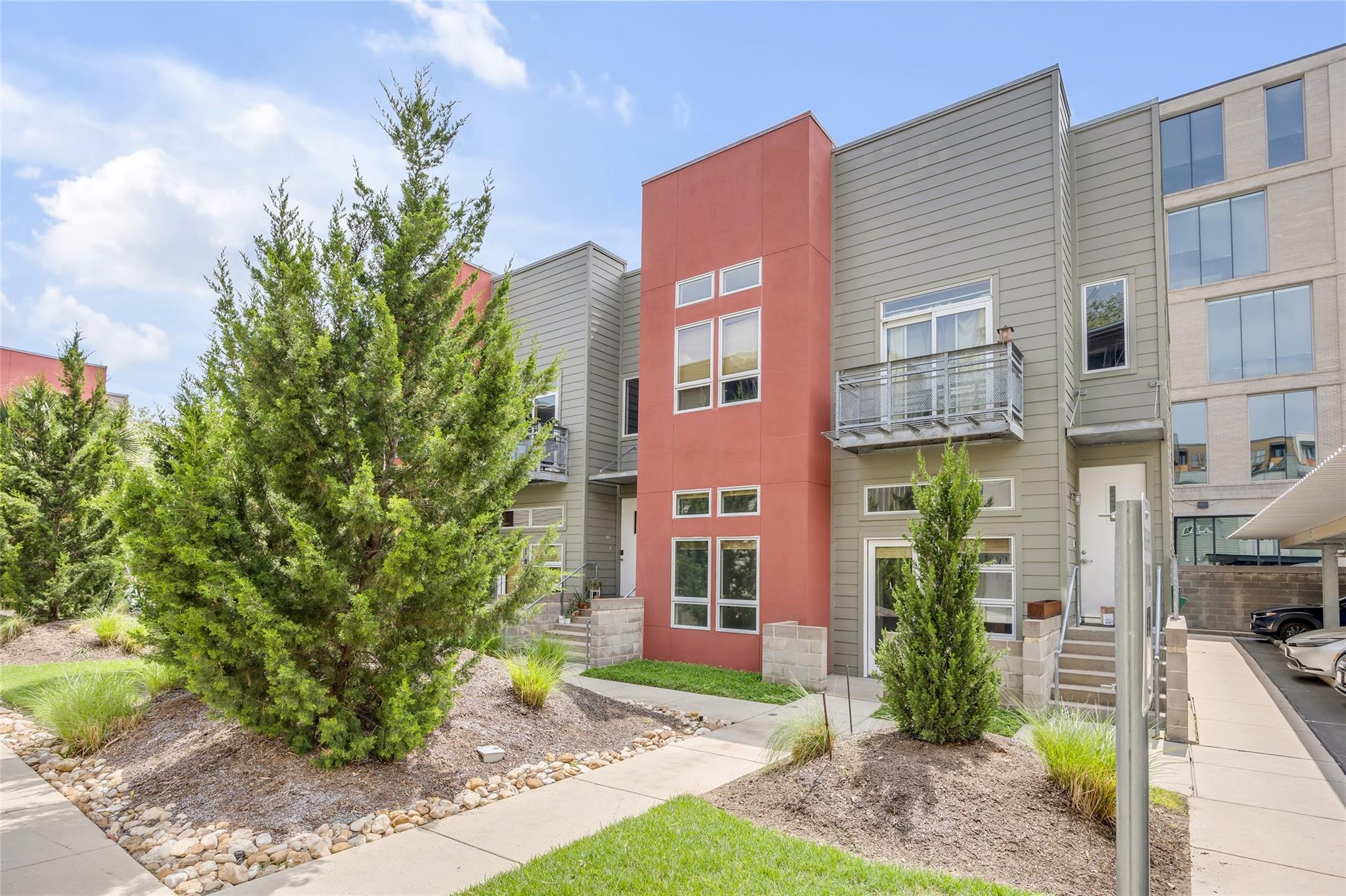 1601 E 5th ST # 113