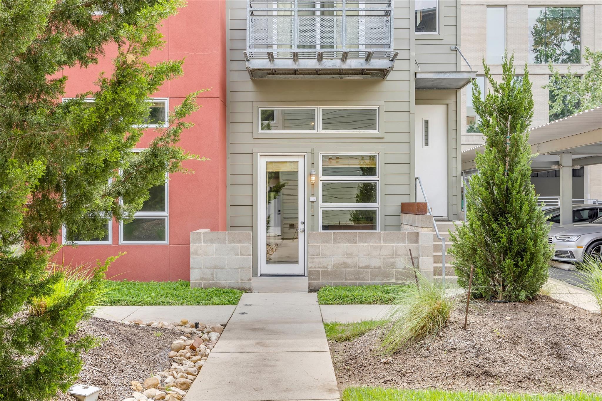 1601 E 5th ST # 113