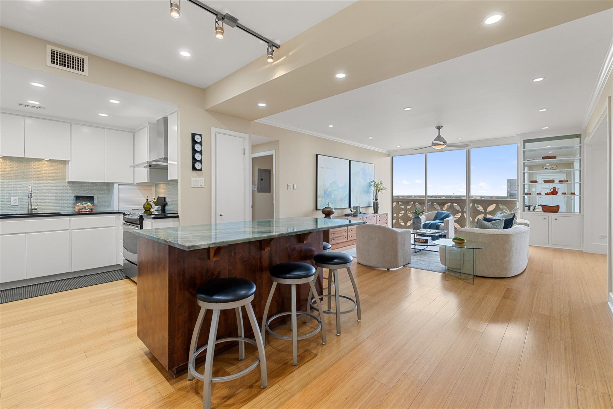 1801 Lavaca ST Unit: 13EF