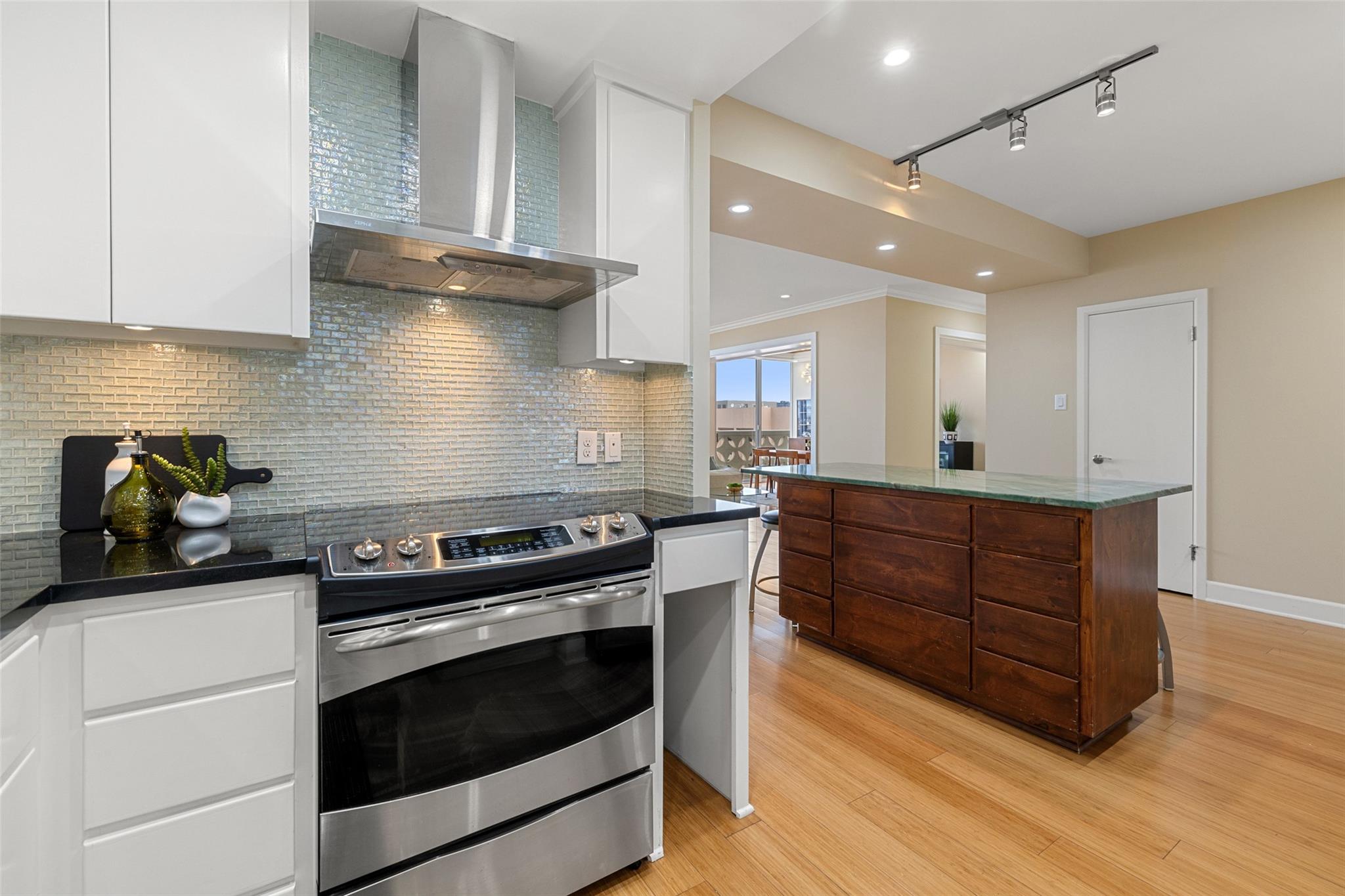 1801 Lavaca ST Unit: 13EF