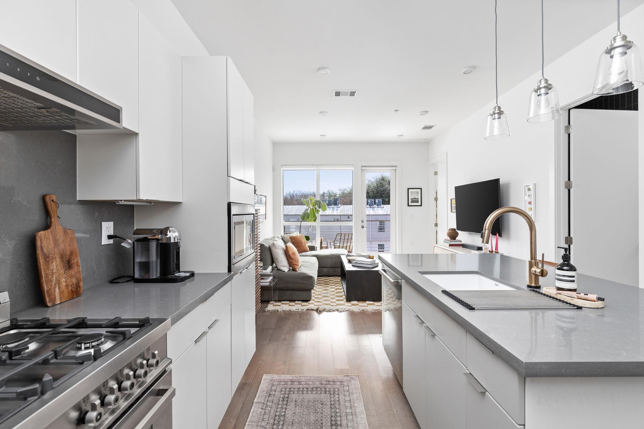 207 W Johanna ST # 306