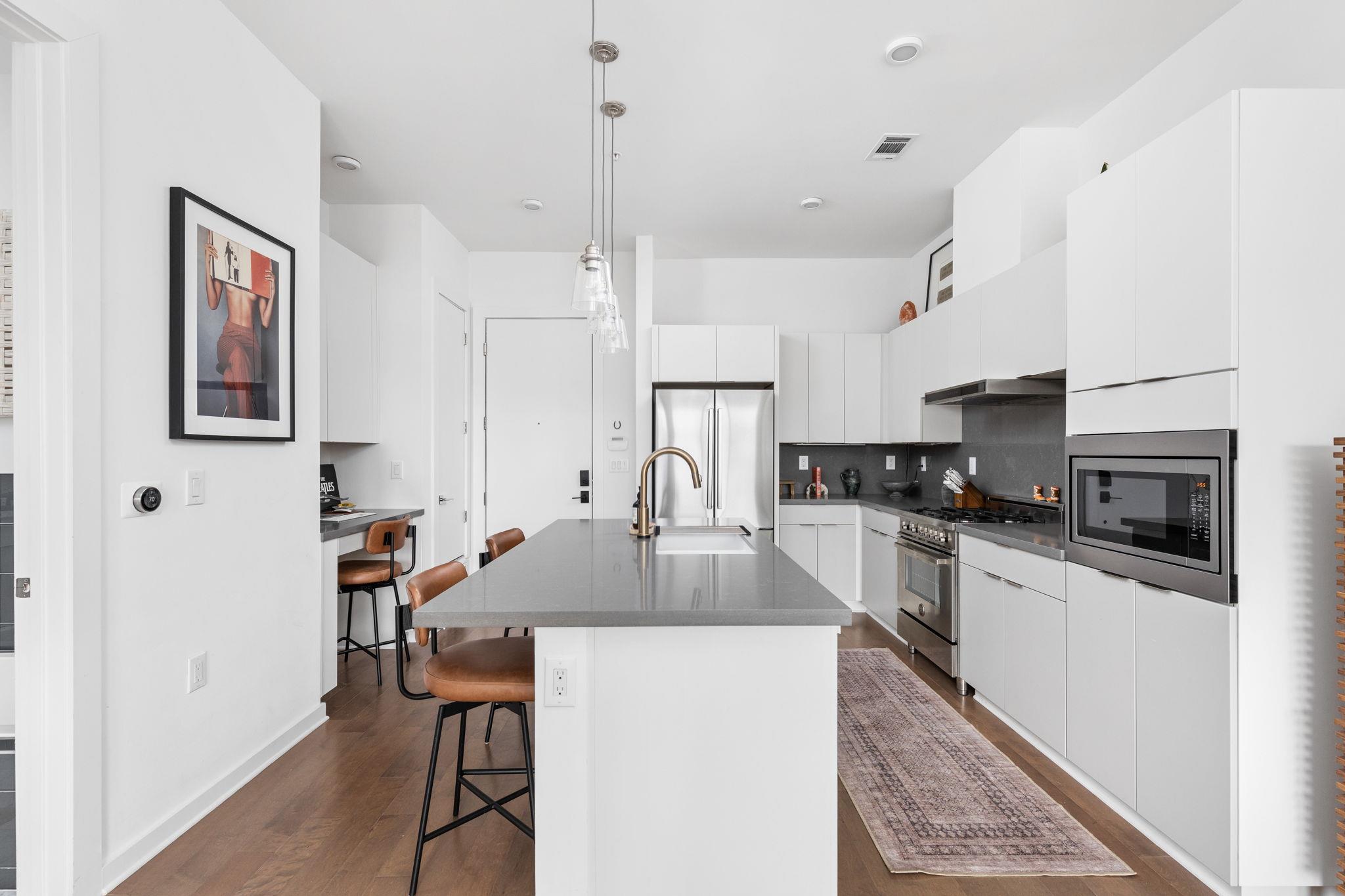 207 W Johanna ST # 306