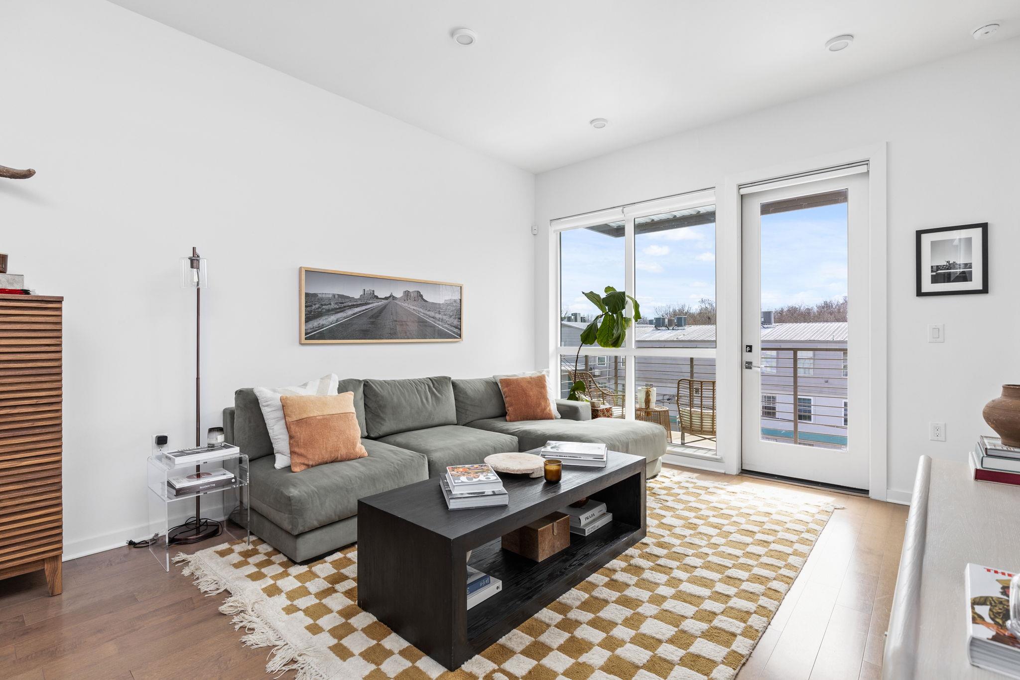 207 W Johanna ST # 306