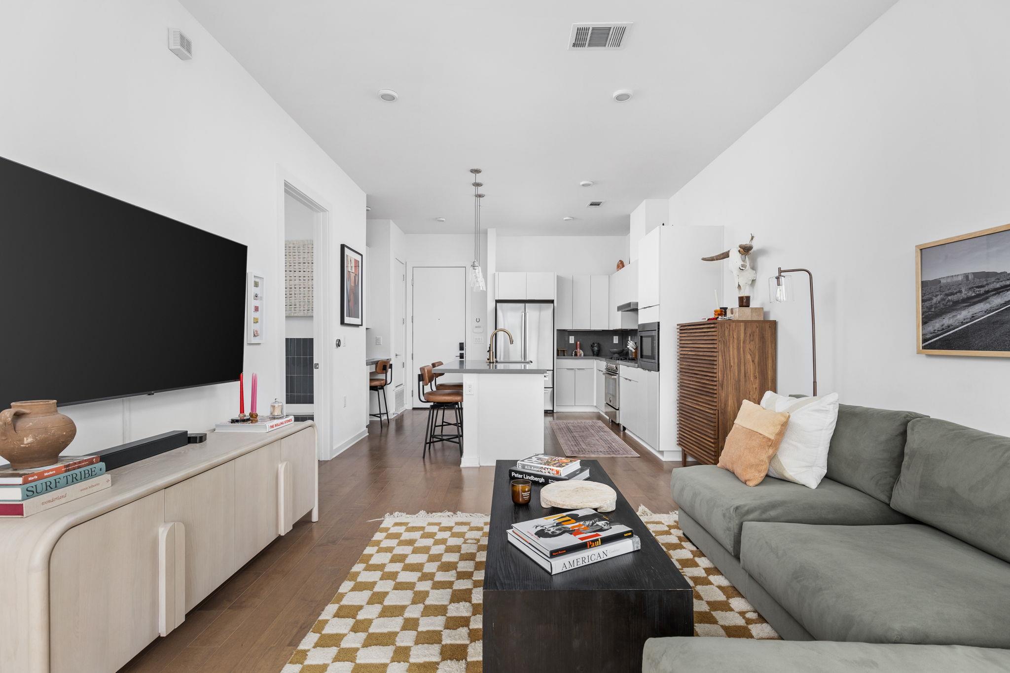 207 W Johanna ST # 306