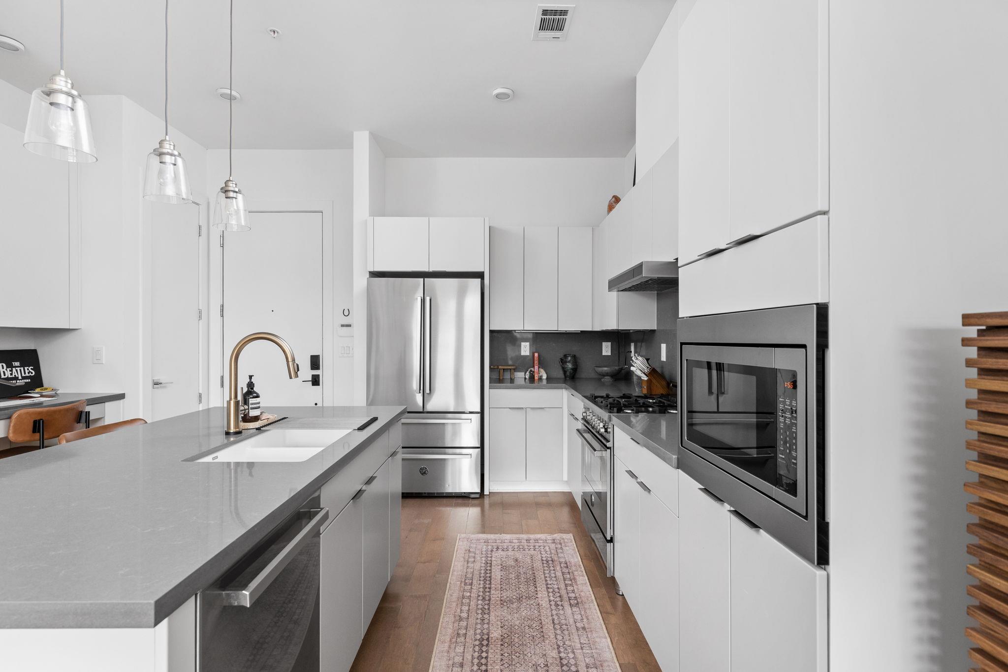 207 W Johanna ST # 306