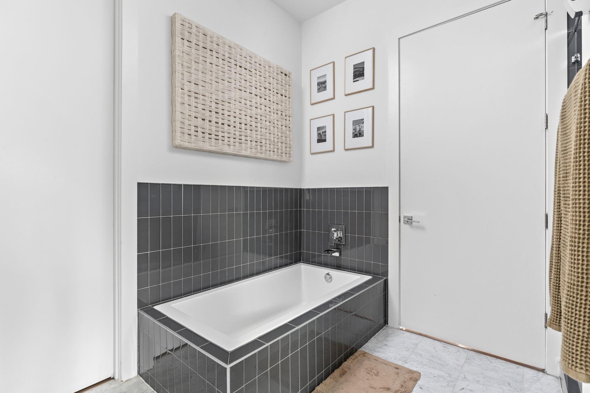 207 W Johanna ST # 306